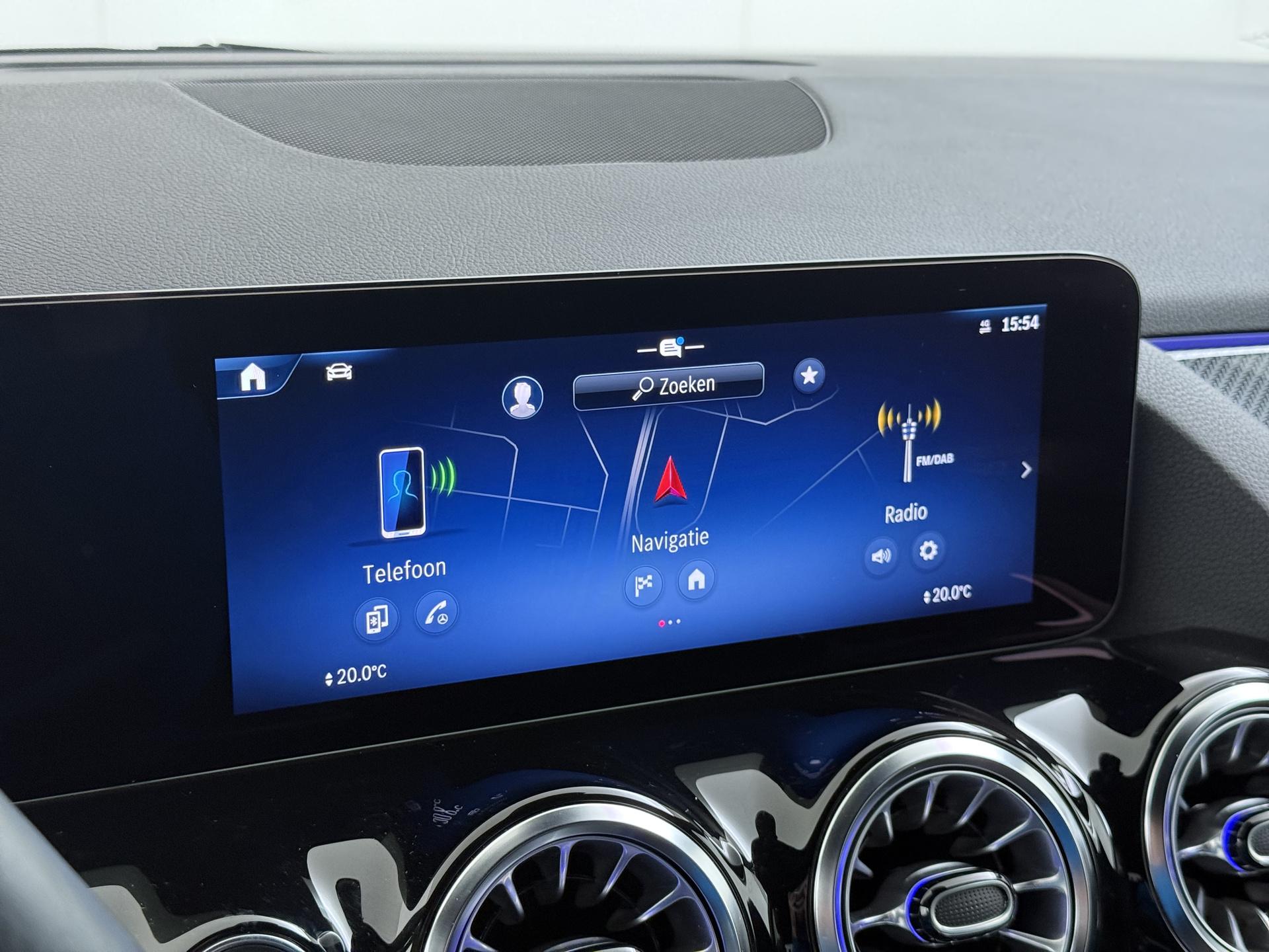 Mercedes-Benz GLA GLA 180 DCT AMG-Line 36