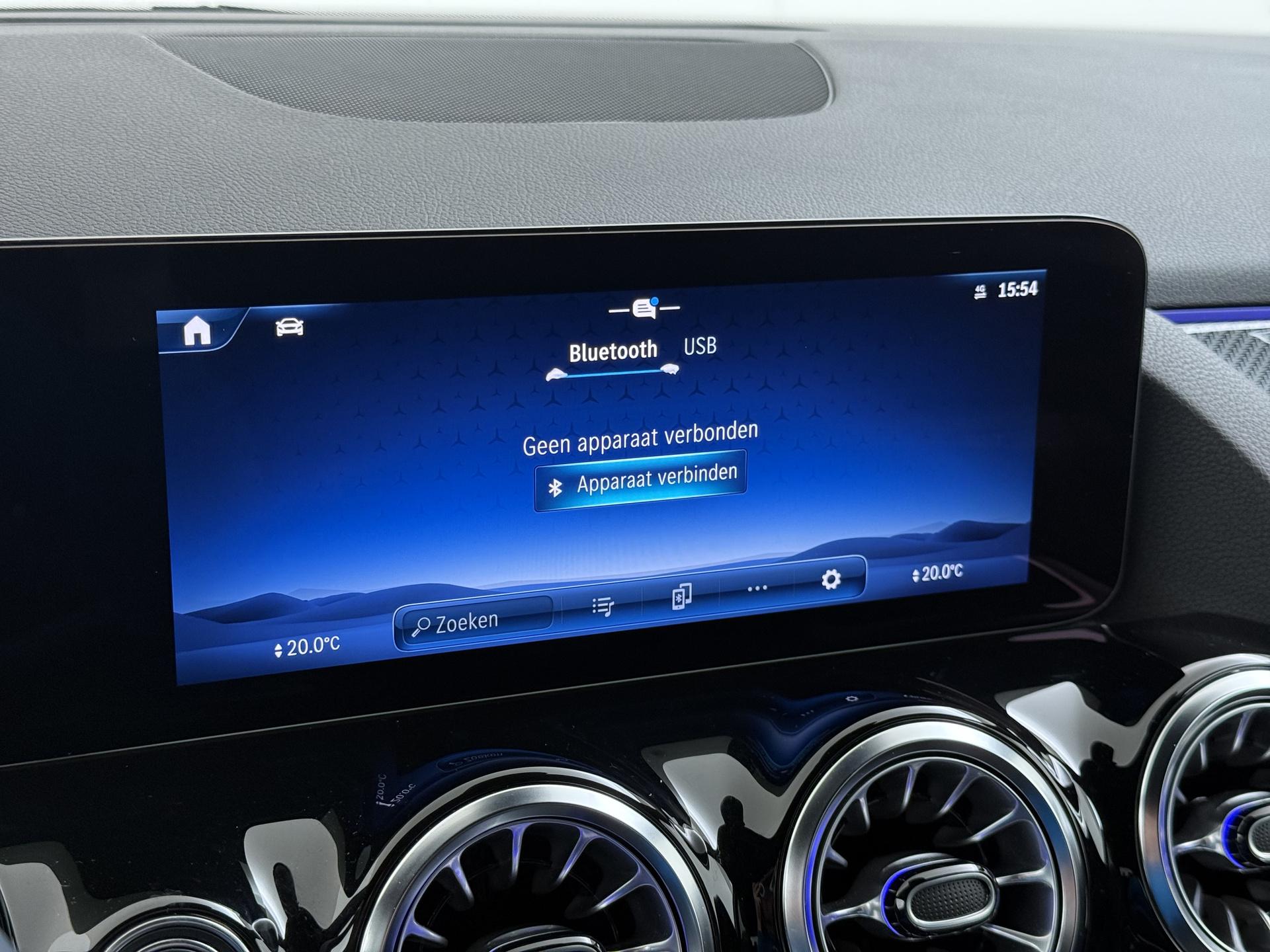 Mercedes-Benz GLA GLA 180 DCT AMG-Line 42