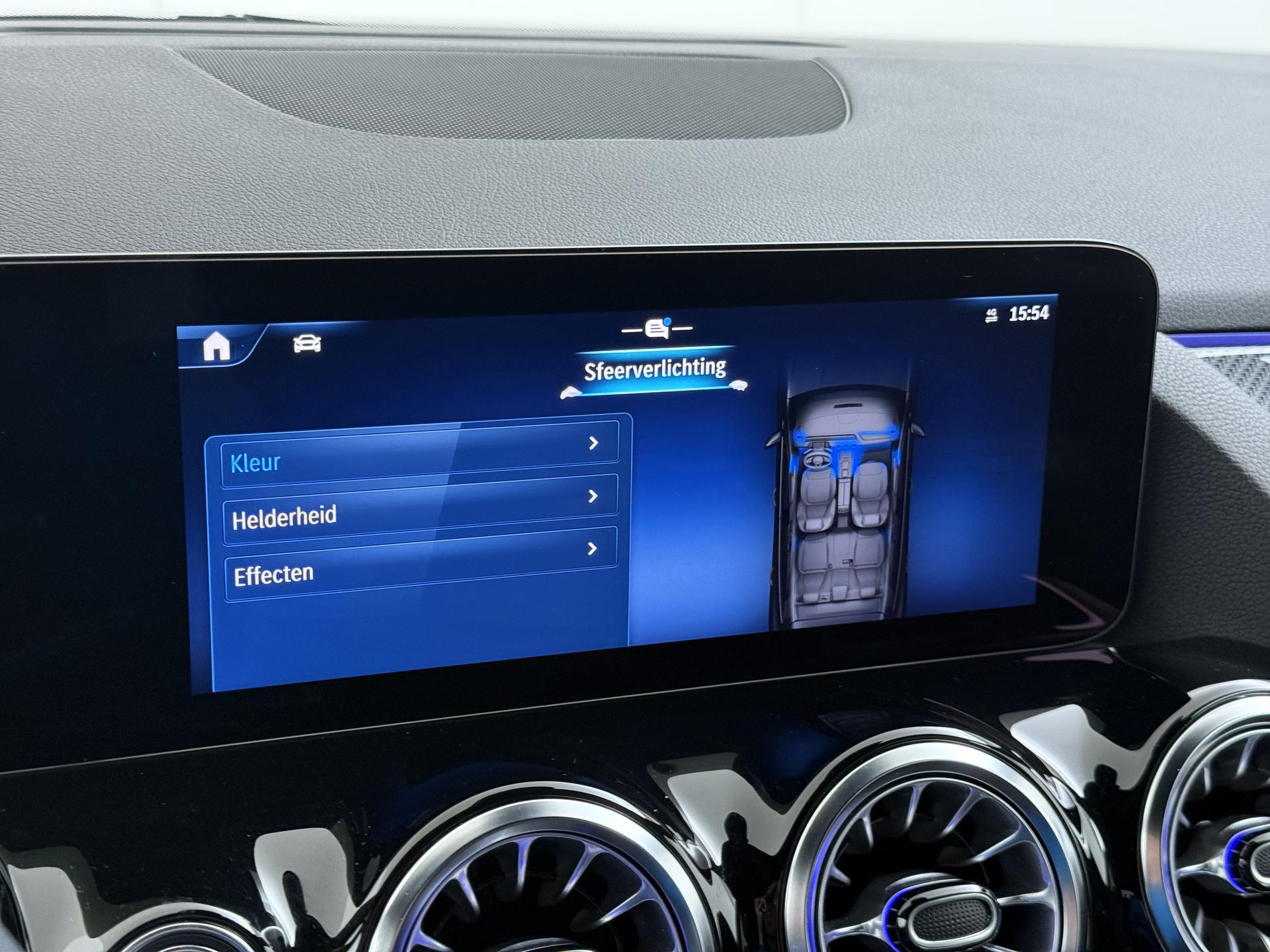 Mercedes-Benz GLA GLA 180 DCT AMG-Line 43