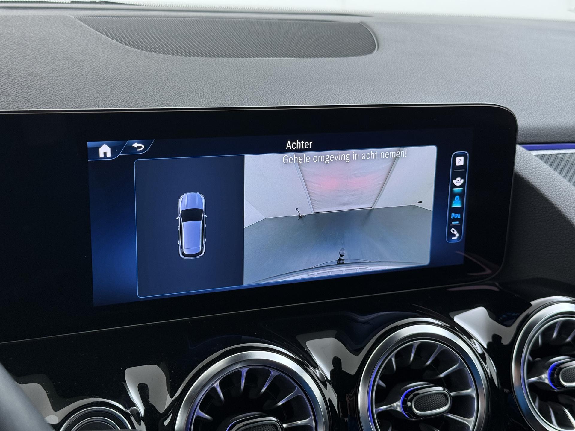 Mercedes-Benz GLA GLA 180 DCT AMG-Line 44