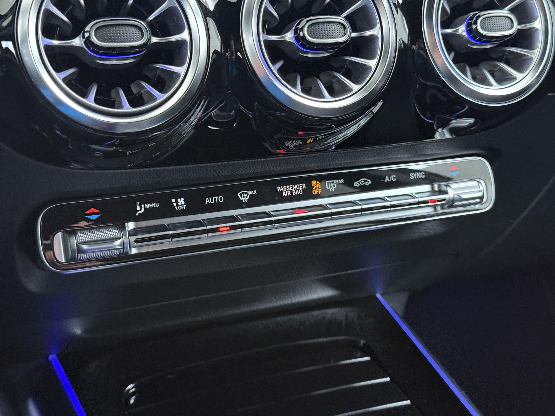 Mercedes-Benz GLA GLA 180 DCT AMG-Line 45