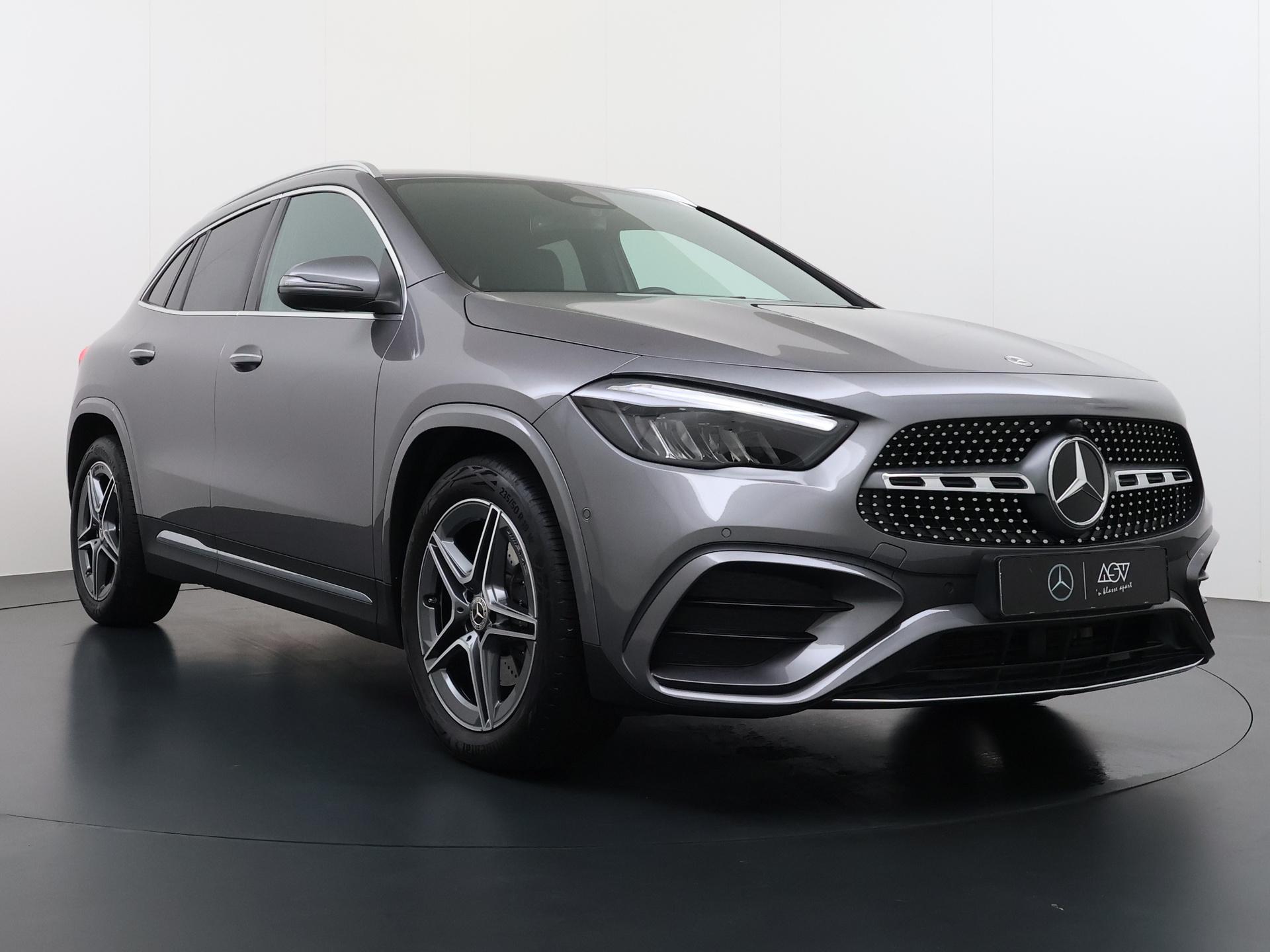 Mercedes-Benz GLA GLA 180 DCT AMG-Line 6