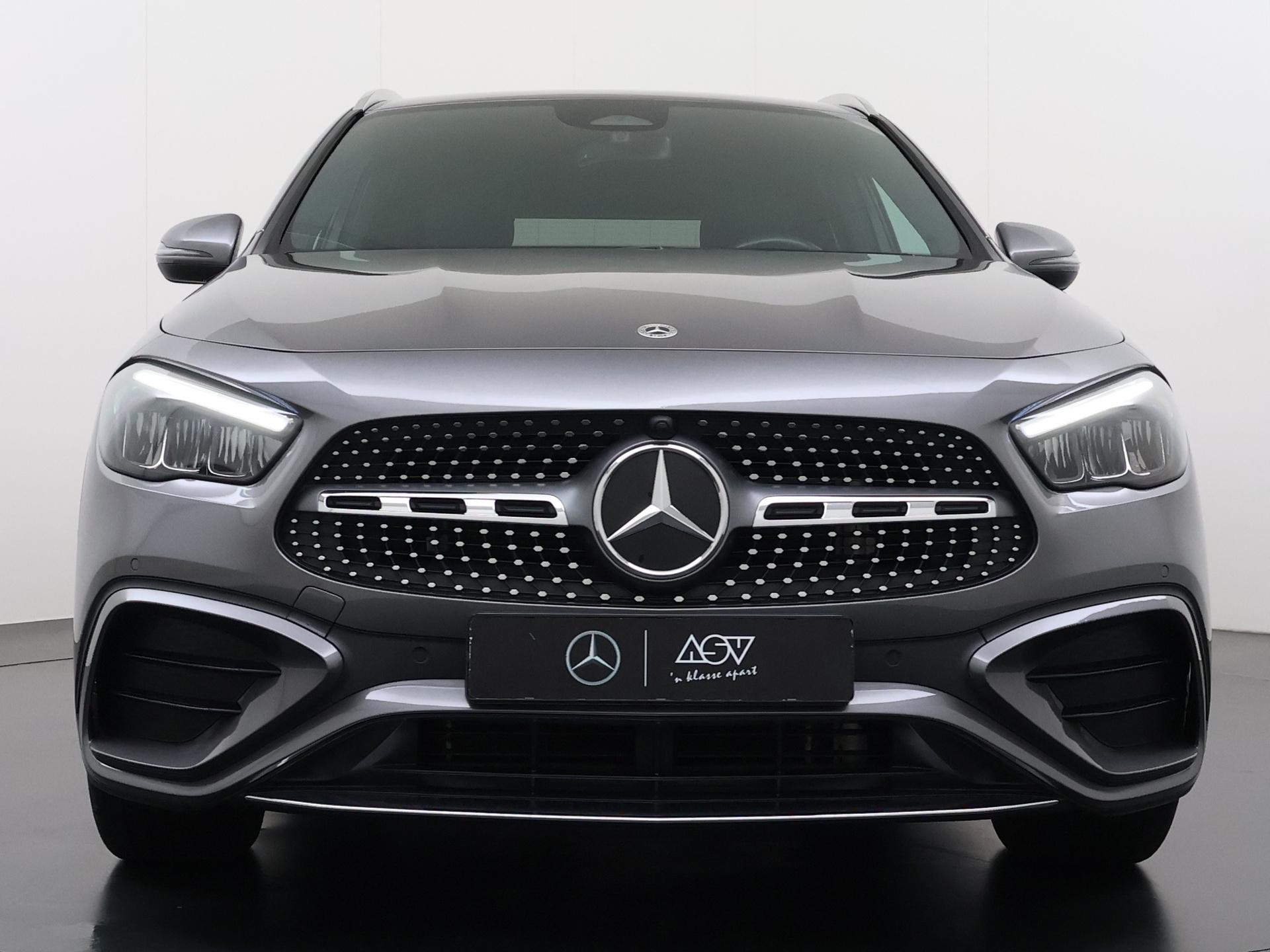 Mercedes-Benz GLA GLA 180 DCT AMG-Line 7