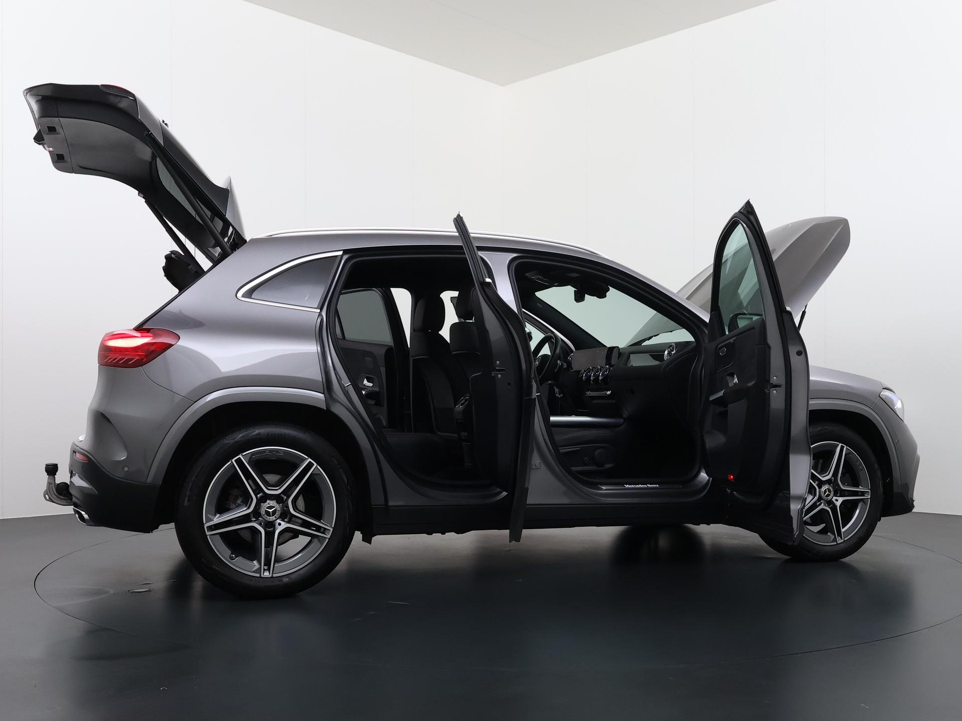 Mercedes-Benz GLA GLA 180 DCT AMG-Line 9