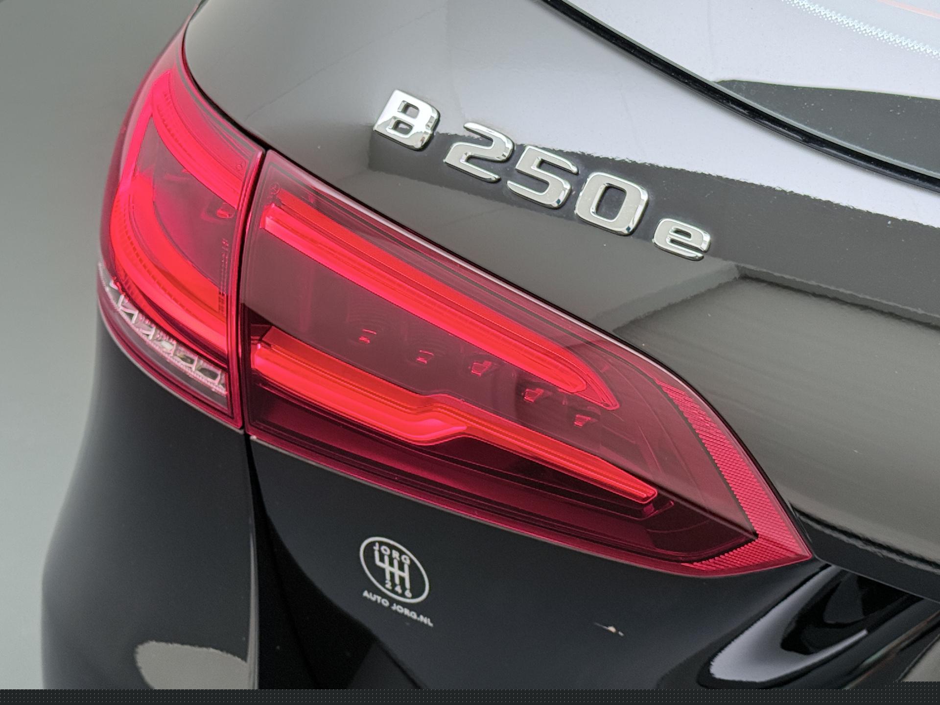 Mercedes-Benz B-Klasse 250 e Luxury Line 4