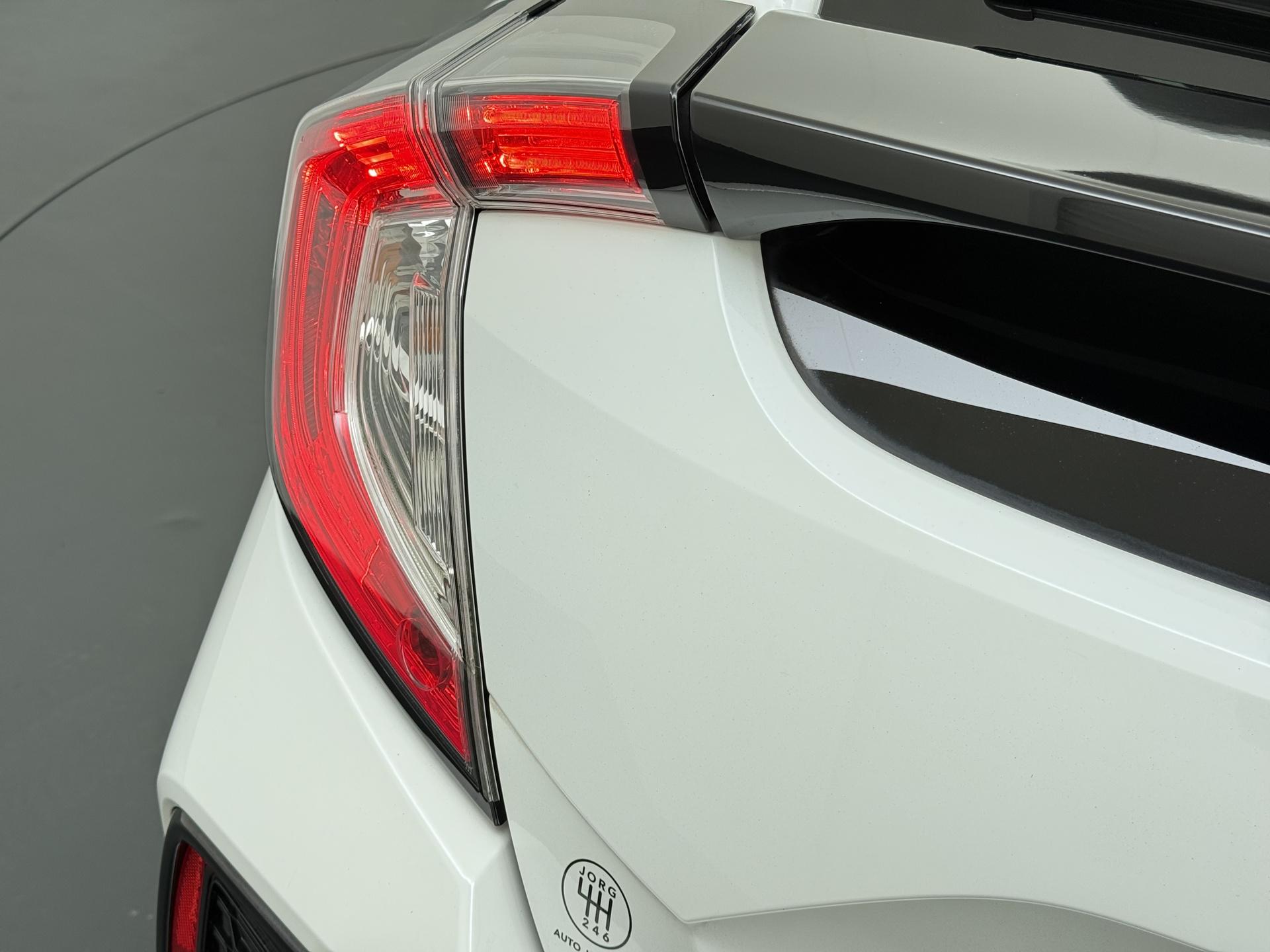 Honda Civic 1.0 i-VTEC Executive 12