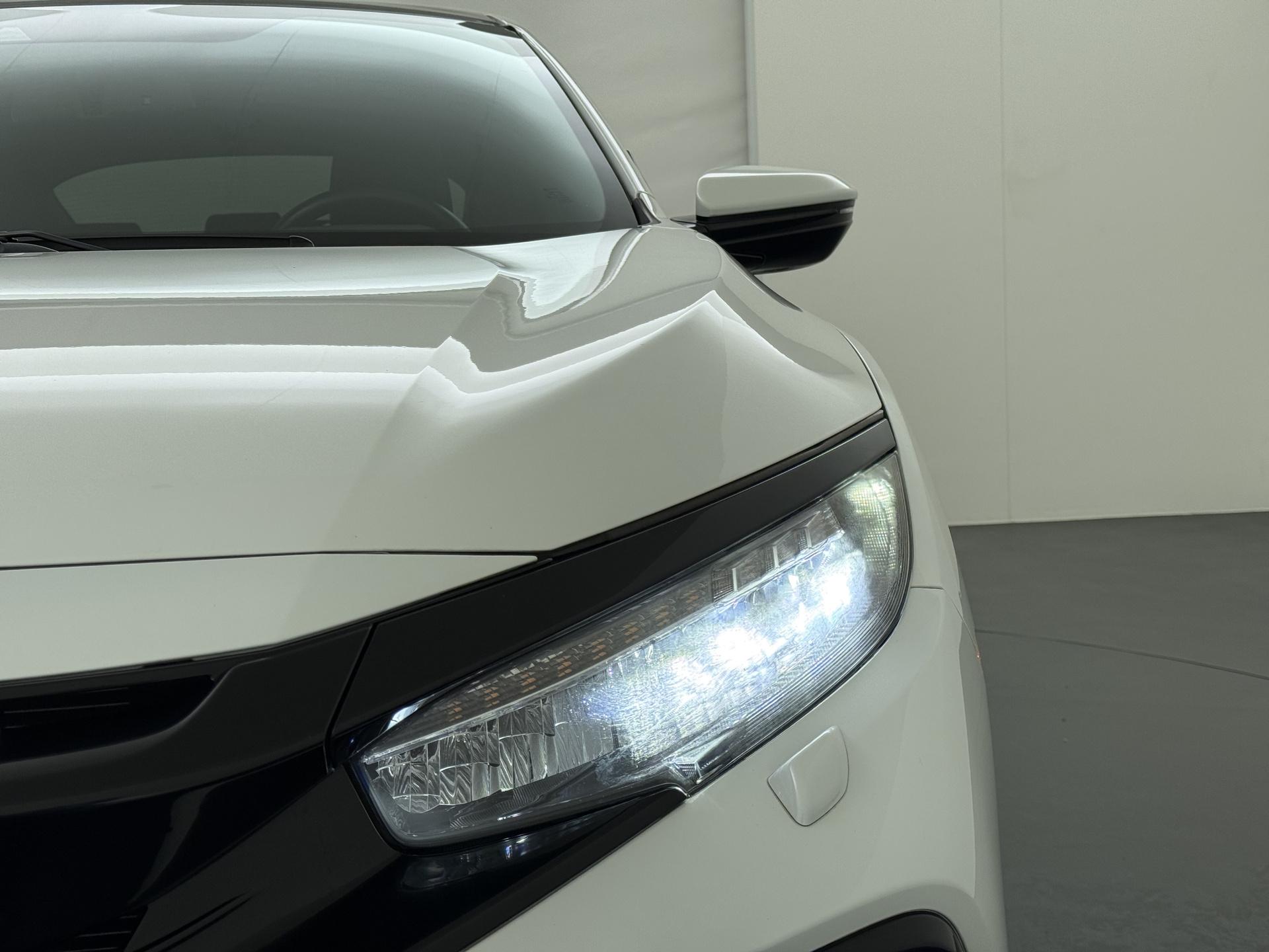 Honda Civic 1.0 i-VTEC Executive 16