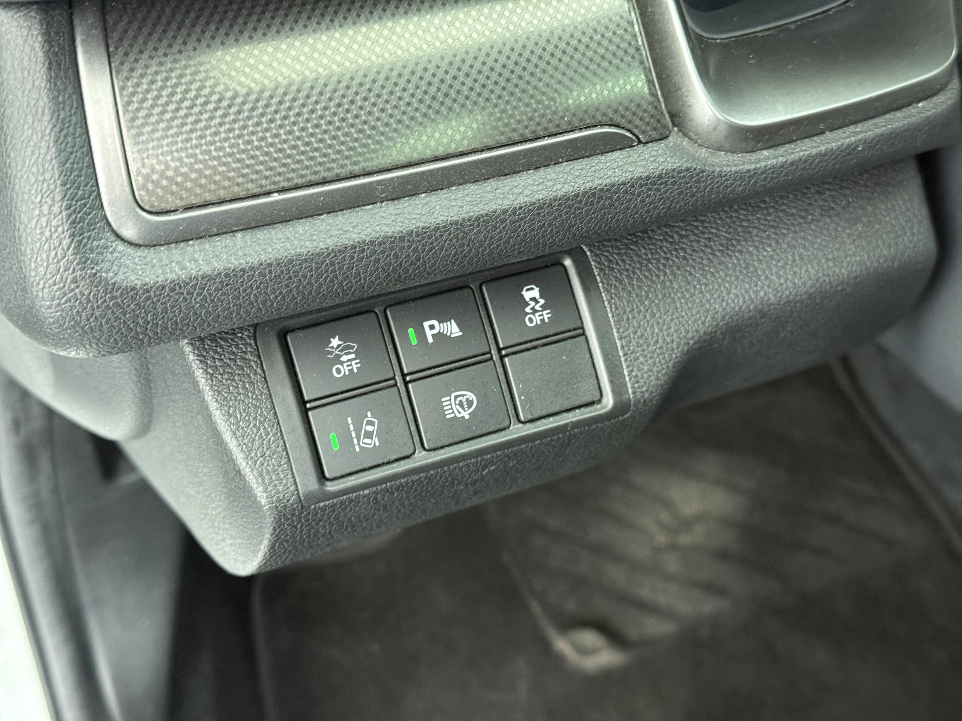 Honda Civic 1.0 i-VTEC Executive 18