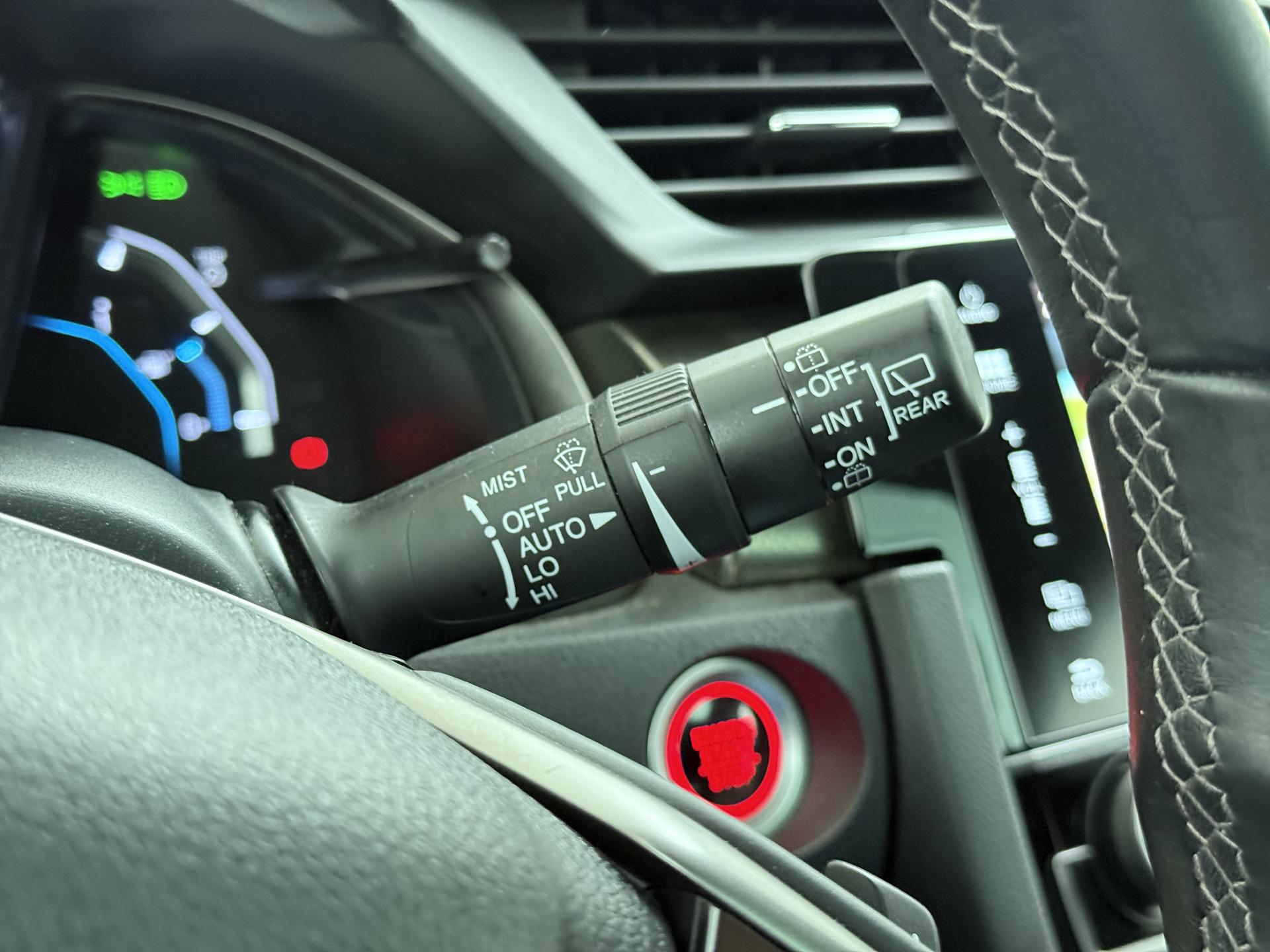 Honda Civic 1.0 i-VTEC Executive 24