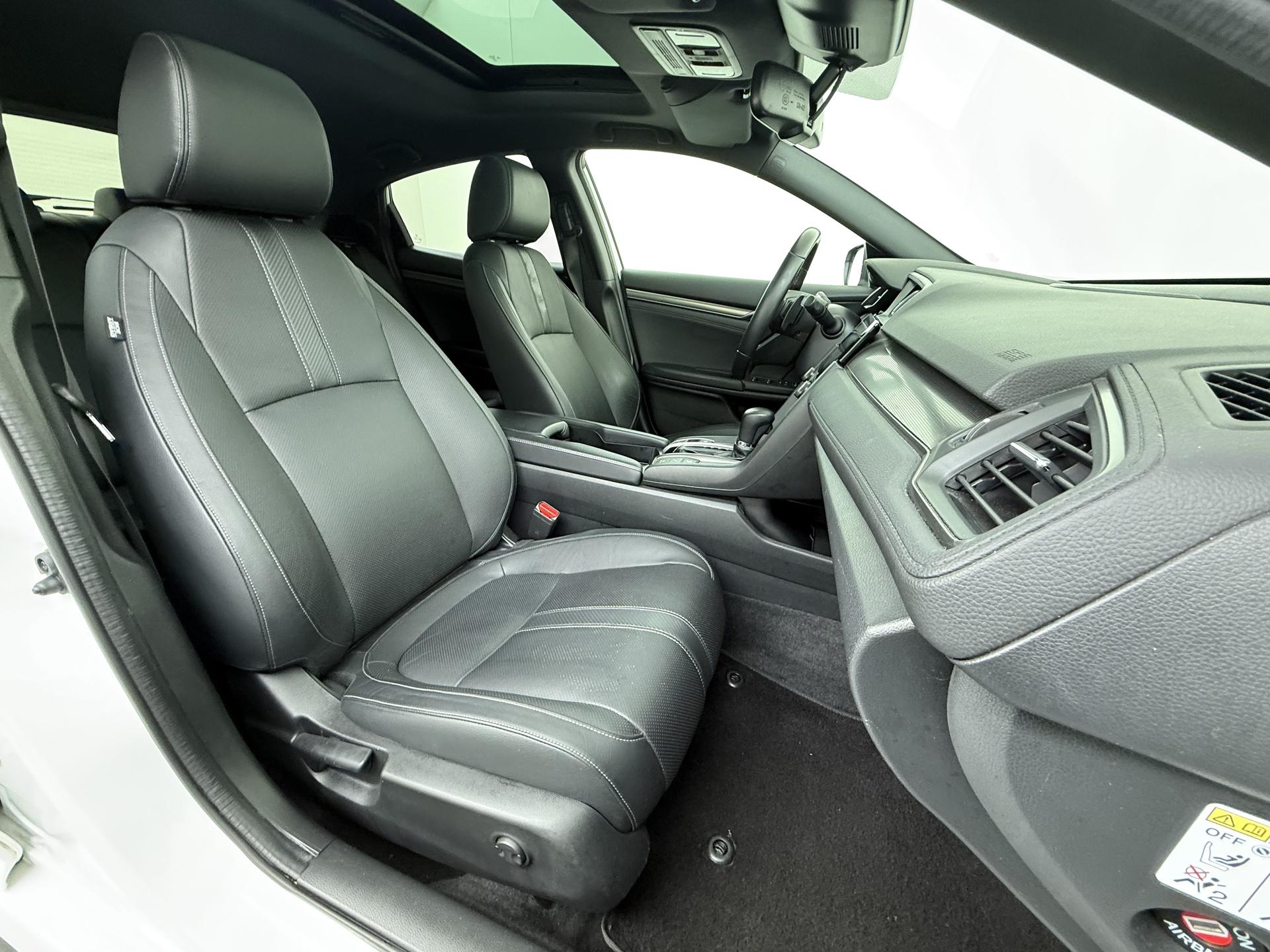 Honda Civic 1.0 i-VTEC Executive 33