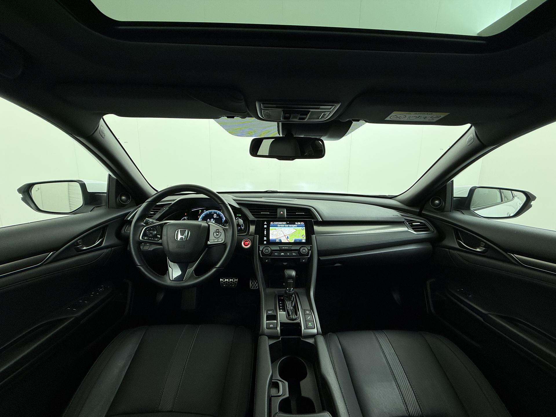 Honda Civic 1.0 i-VTEC Executive 4