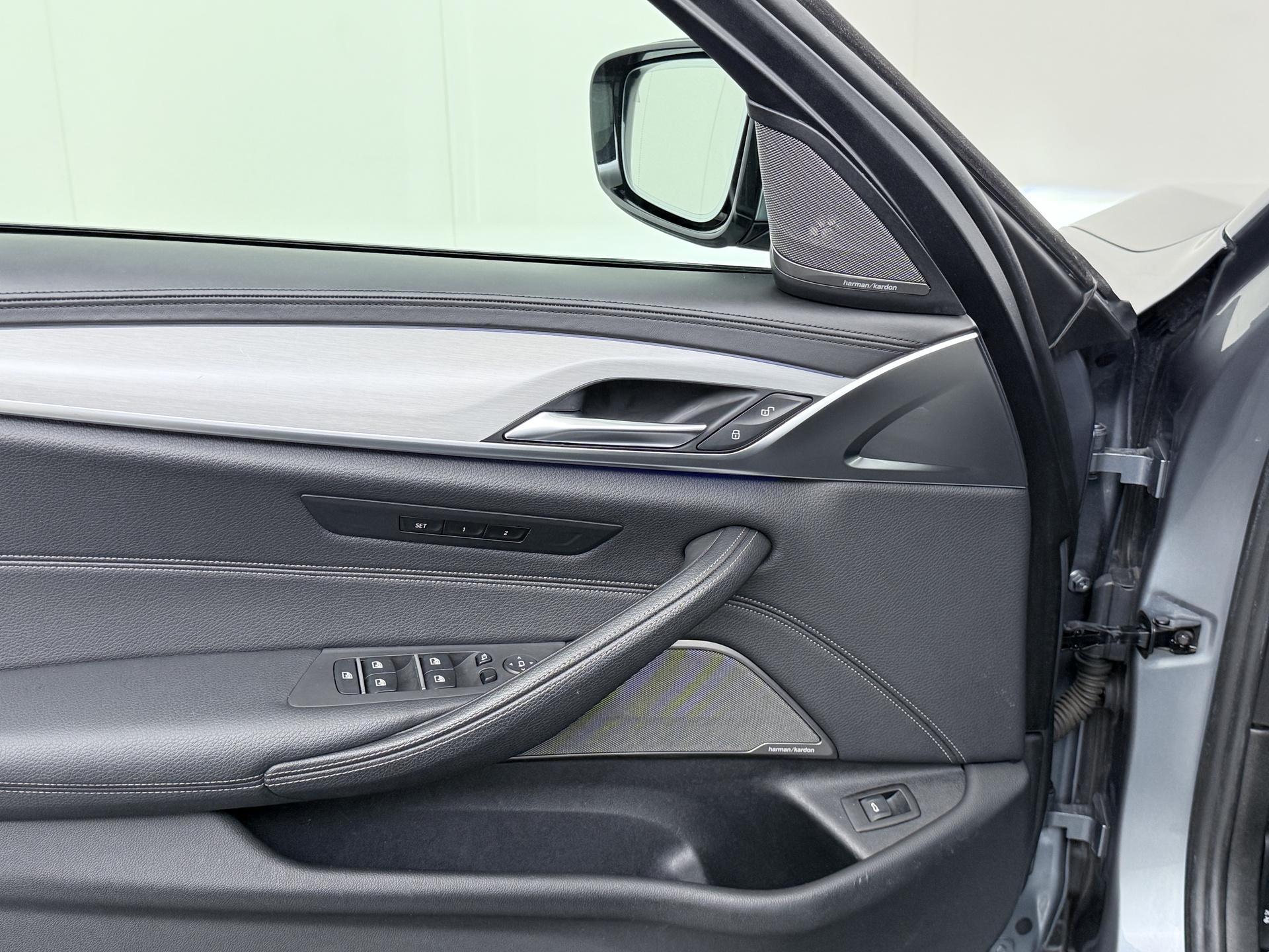 BMW 5 Serie Touring 530i High Executive Edition 12