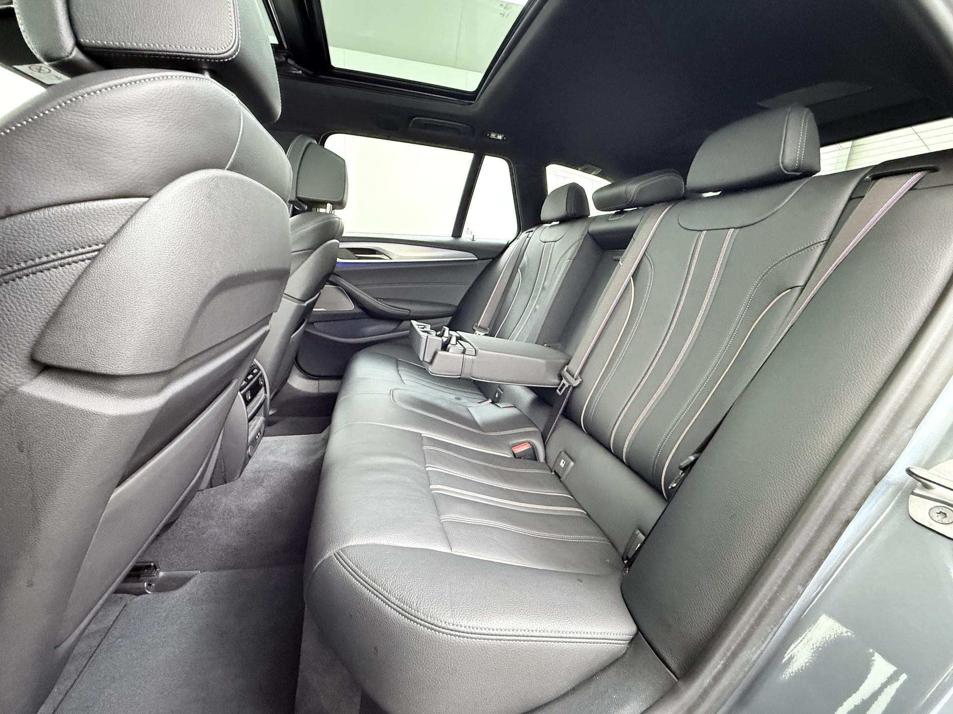 BMW 5 Serie Touring 530i High Executive Edition 19