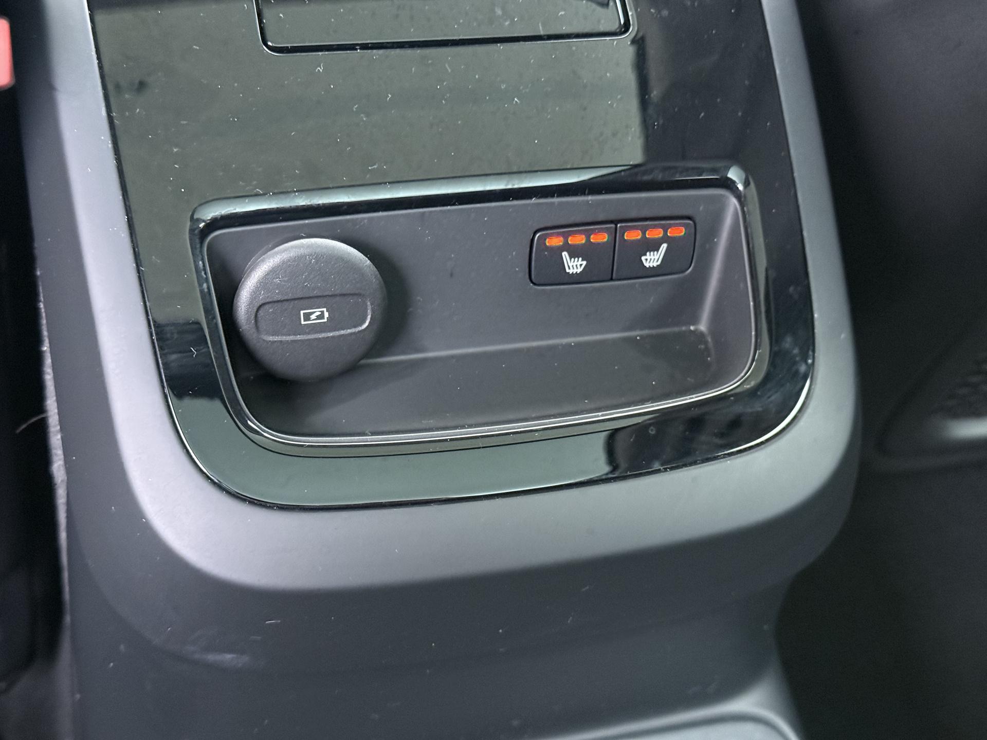 Volvo V60 2.0 T6 Plug-in hybrid AWD Ultra Dark 20