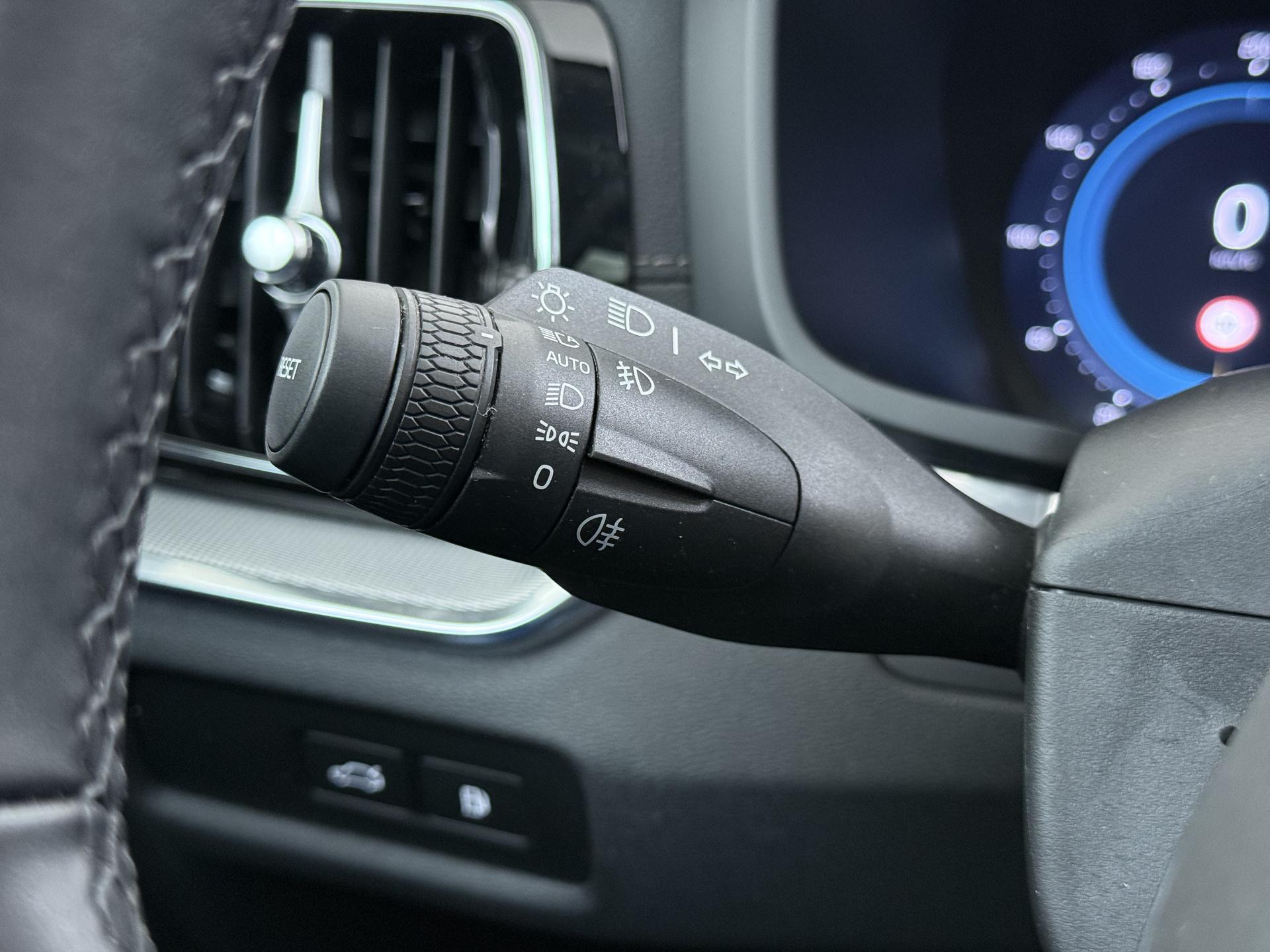 Volvo V60 2.0 T6 Plug-in hybrid AWD Ultra Dark 24