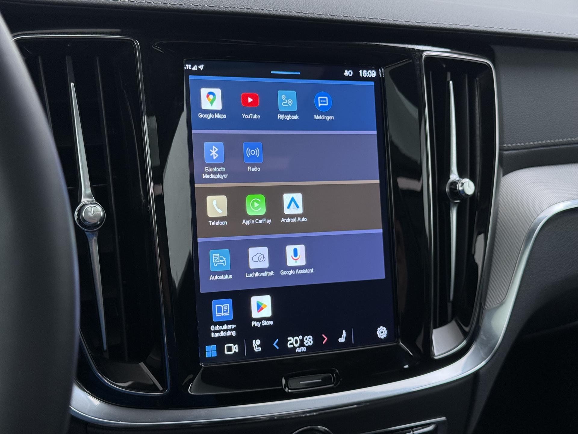 Volvo V60 2.0 T6 Plug-in hybrid AWD Ultra Dark 29