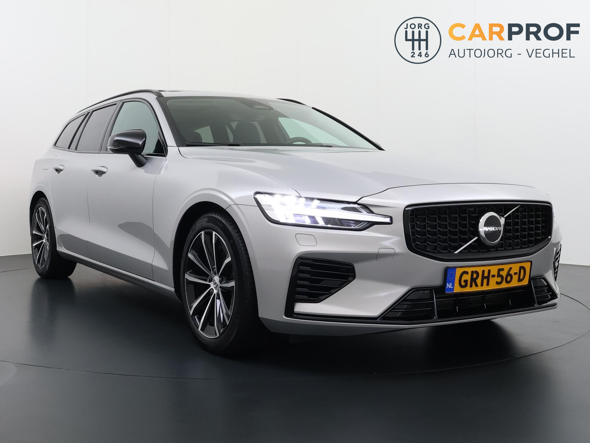 Volvo V60 2.0 T6 Plug-in hybrid AWD Ultra Dark 3