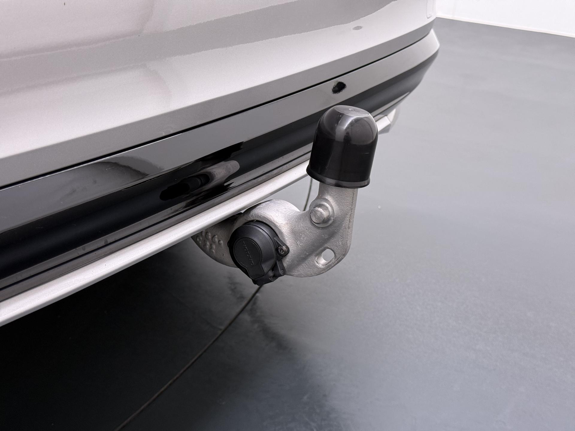 Volvo V60 2.0 T6 Plug-in hybrid AWD Ultra Dark 7