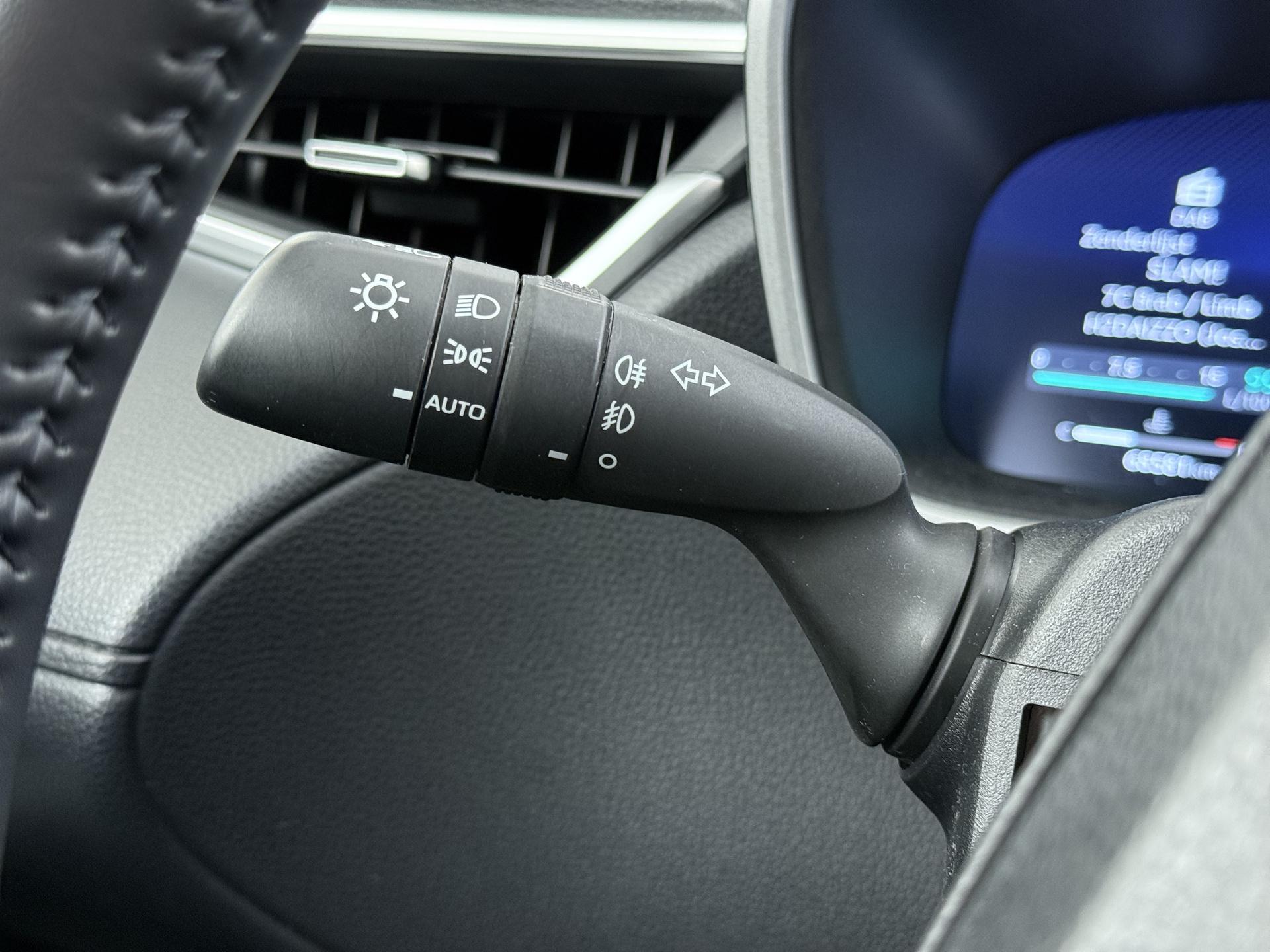 Toyota Corolla Cross 2.0 High Power Hybrid Active 19