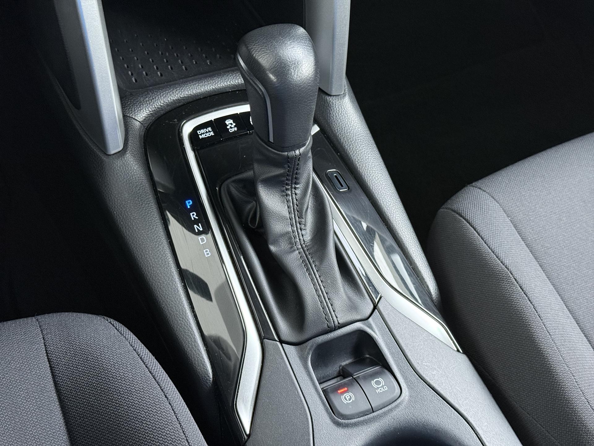 Toyota Corolla Cross 2.0 High Power Hybrid Active 29