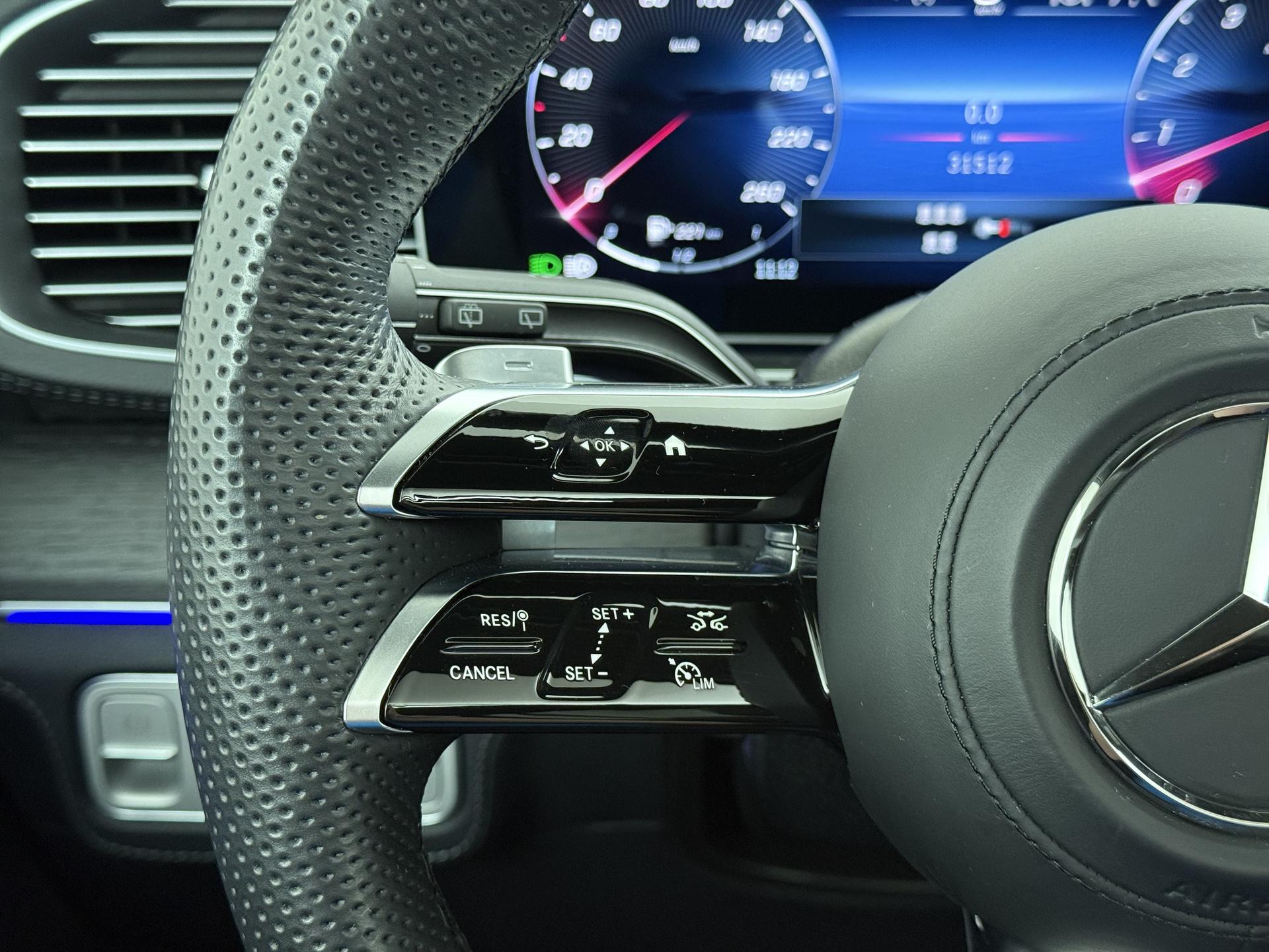 Mercedes-Benz GLS 450 4MATIC AMG Line 36