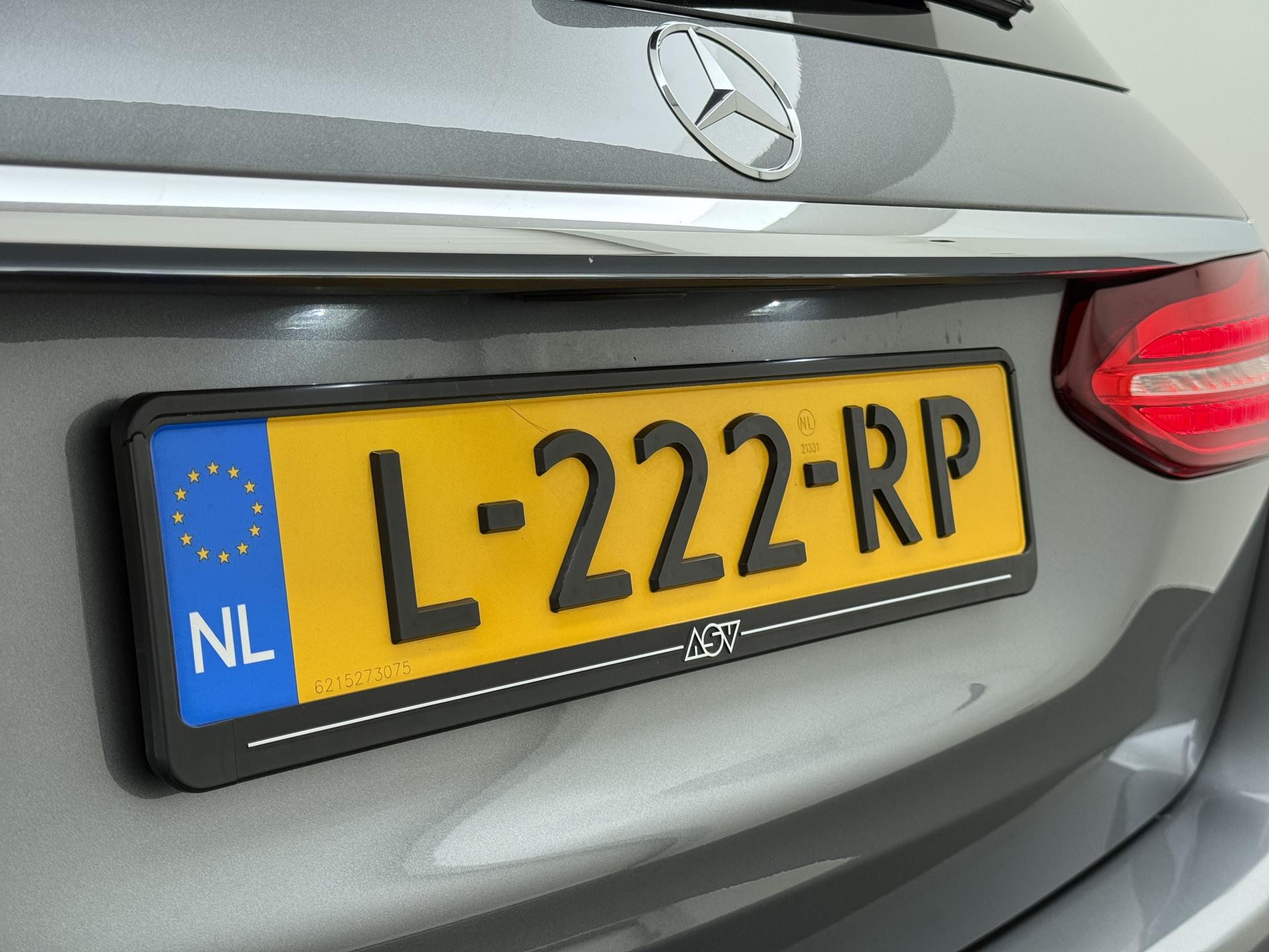 Mercedes-Benz E-Klasse Estate 300 e Luxury Business Solution 16