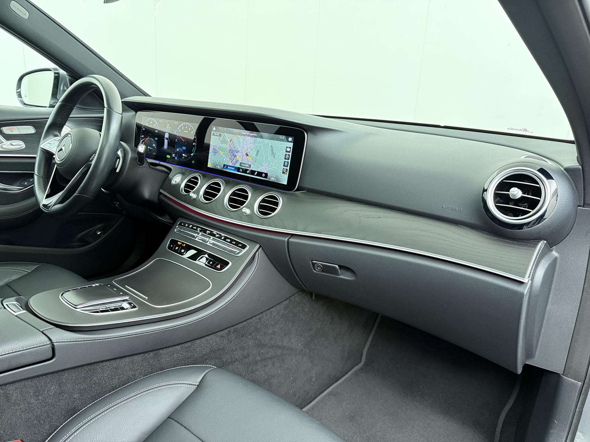 Mercedes-Benz E-Klasse Estate 300 e Luxury Business Solution 44