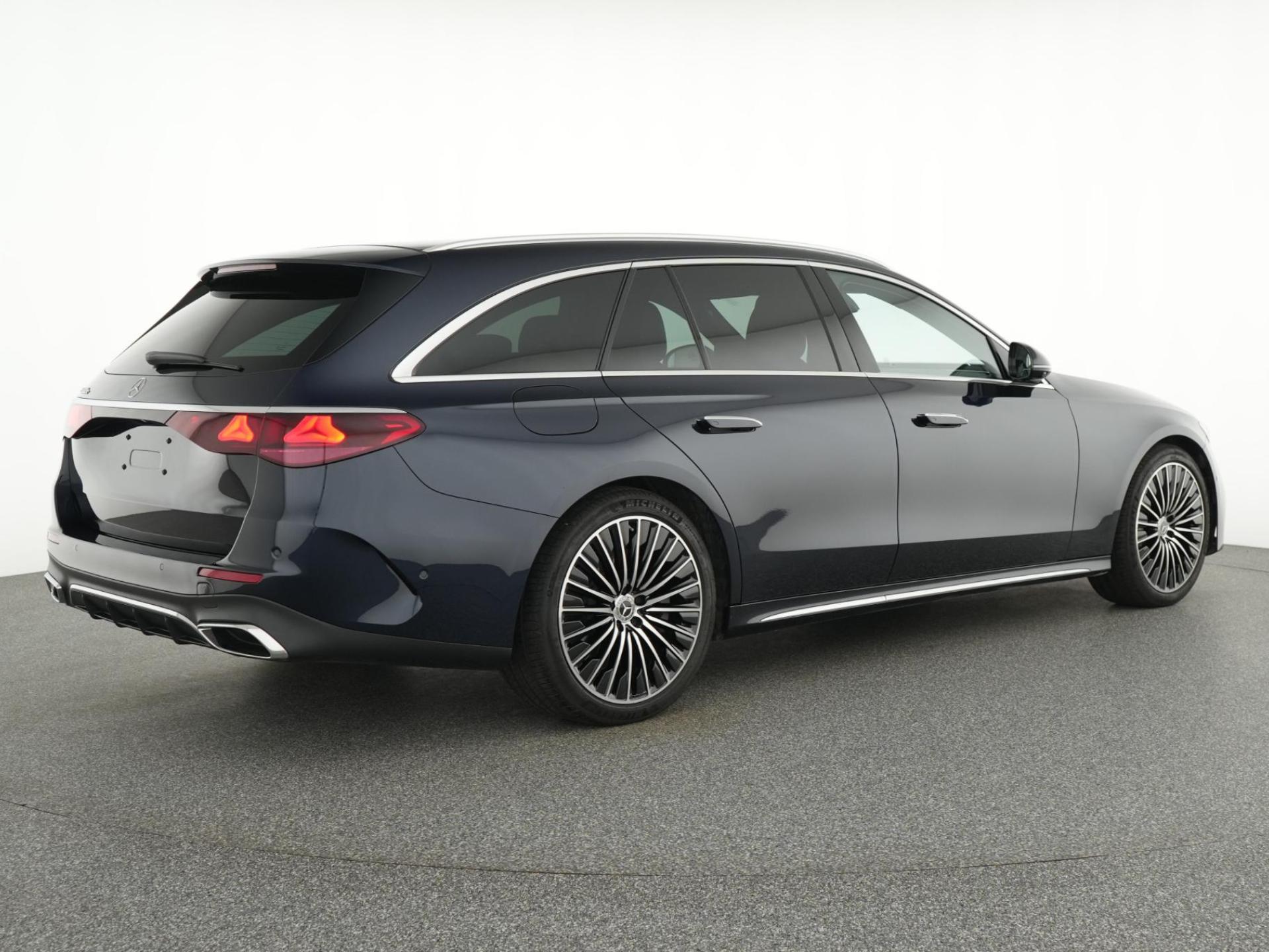 Mercedes-Benz E-Klasse Estate 300 e AMG Line 7