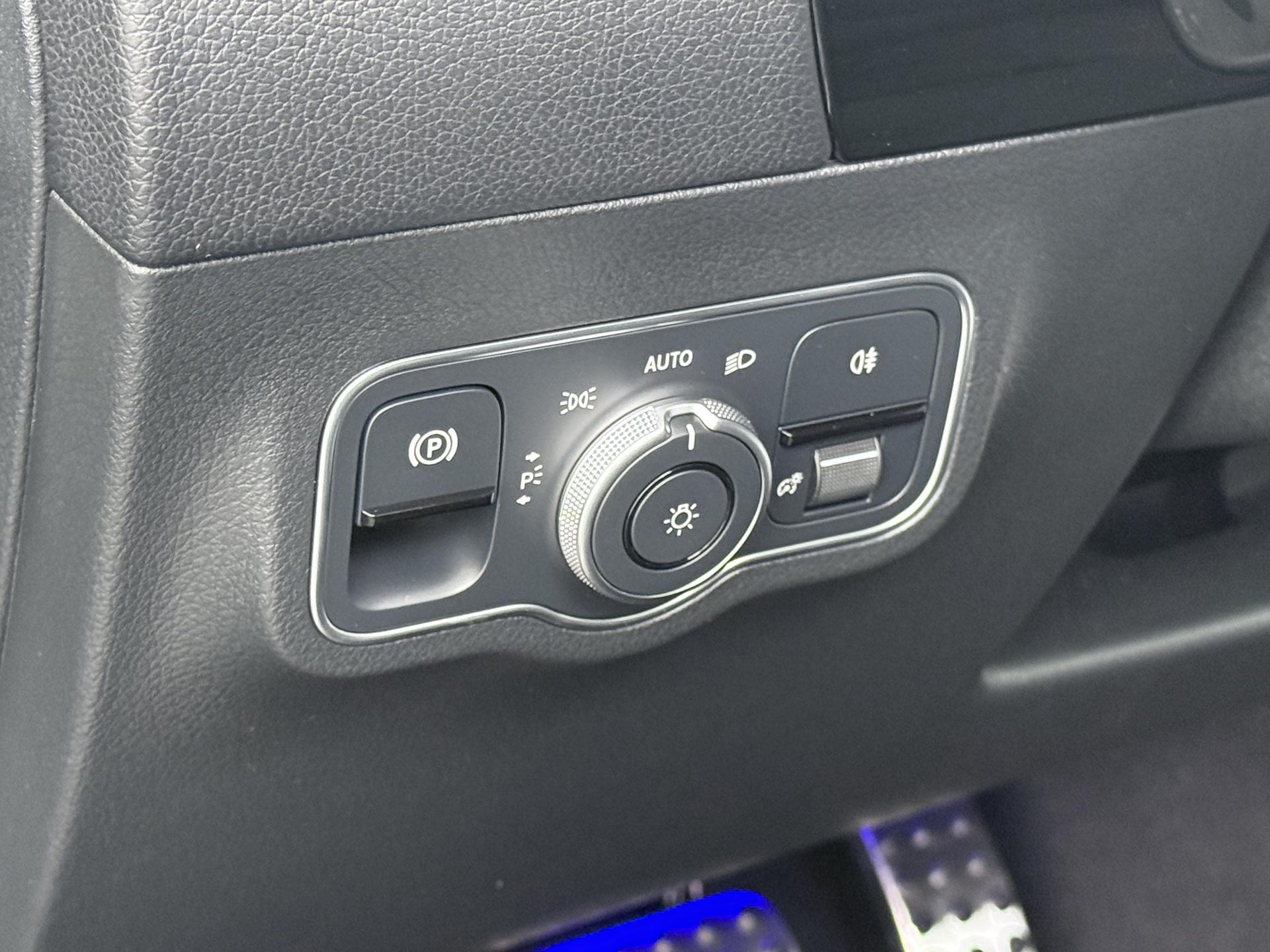 Mercedes-Benz B-Klasse 250 e Business Solution AMG 23