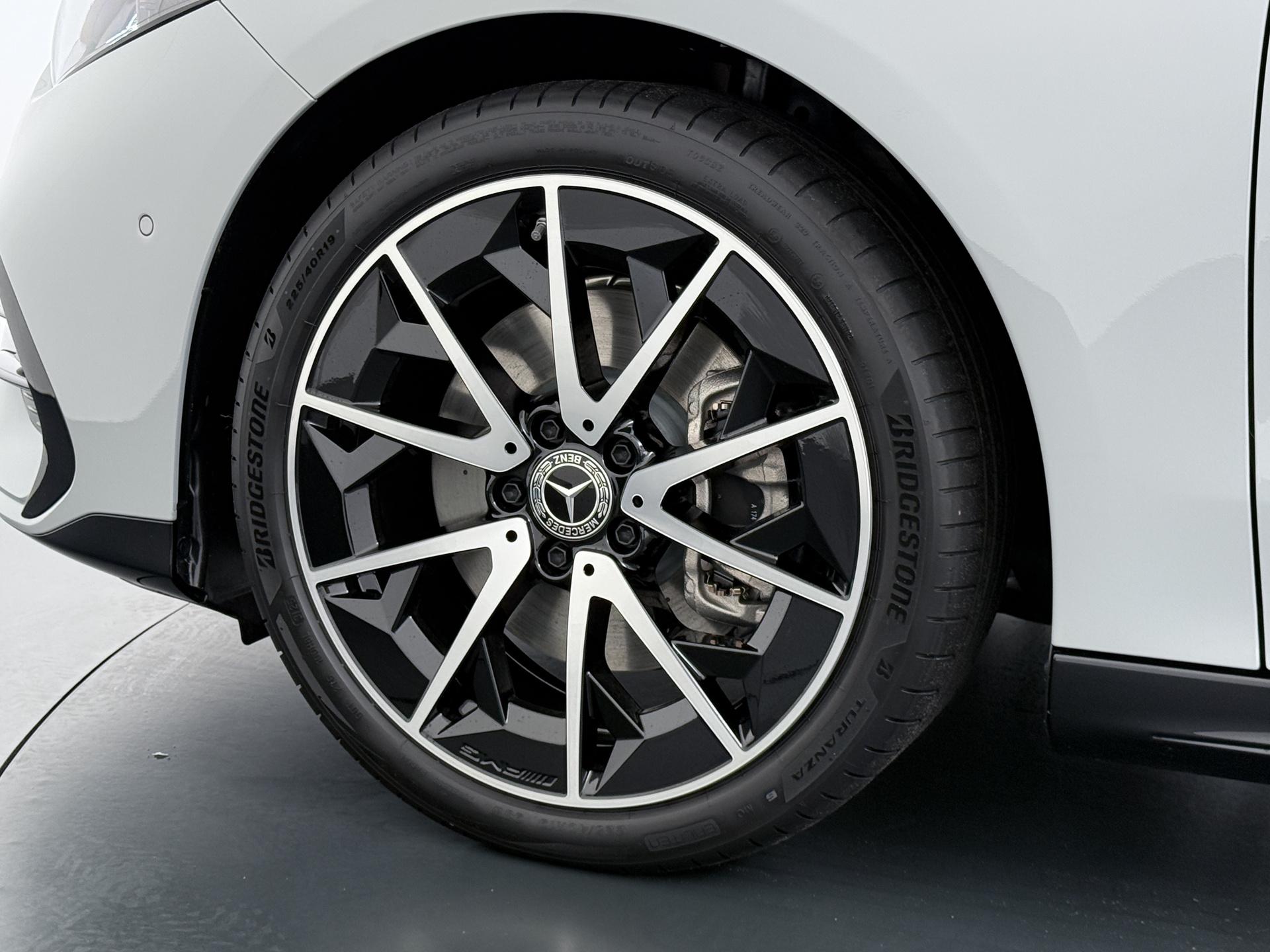 Mercedes-Benz CLA-Klasse 250+ Launch Edition 85 kWh Accu 15