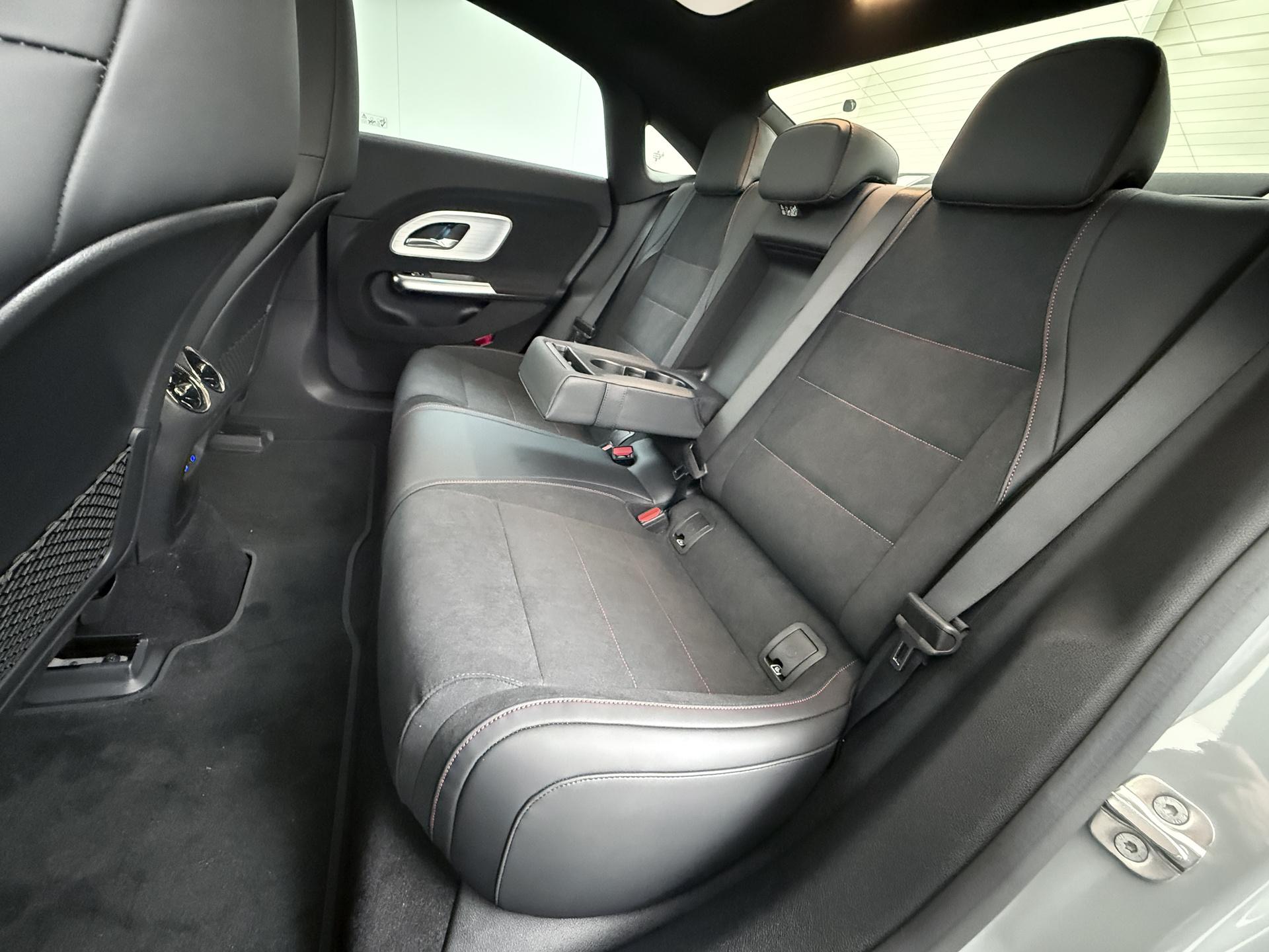 Mercedes-Benz CLA-Klasse 250+ Launch Edition 85 kWh Accu 25