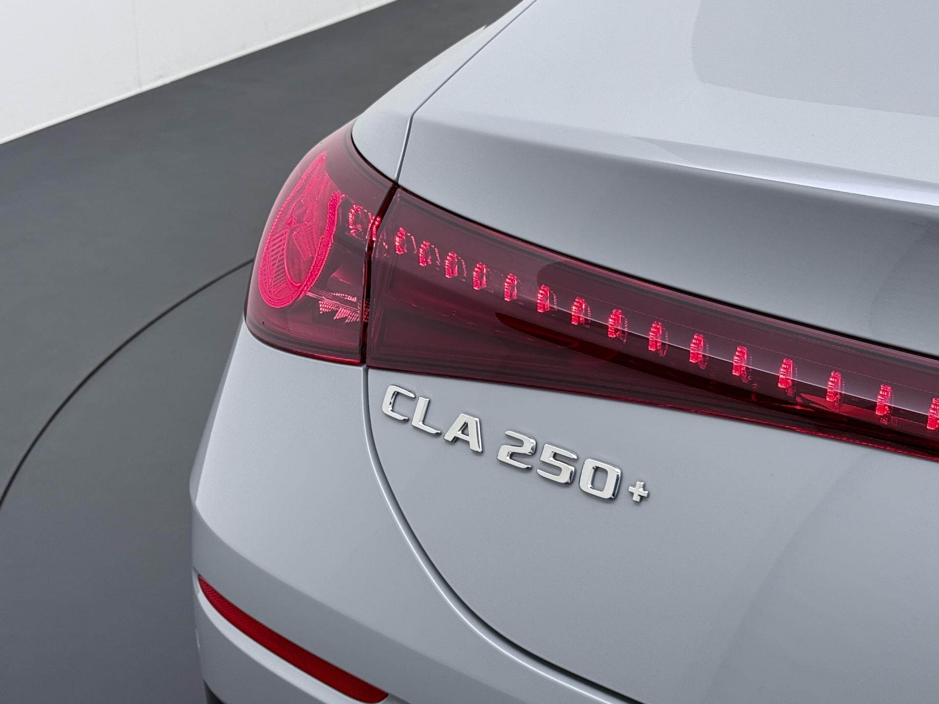 Mercedes-Benz CLA-Klasse 250+ Launch Edition 85 kWh Accu 11