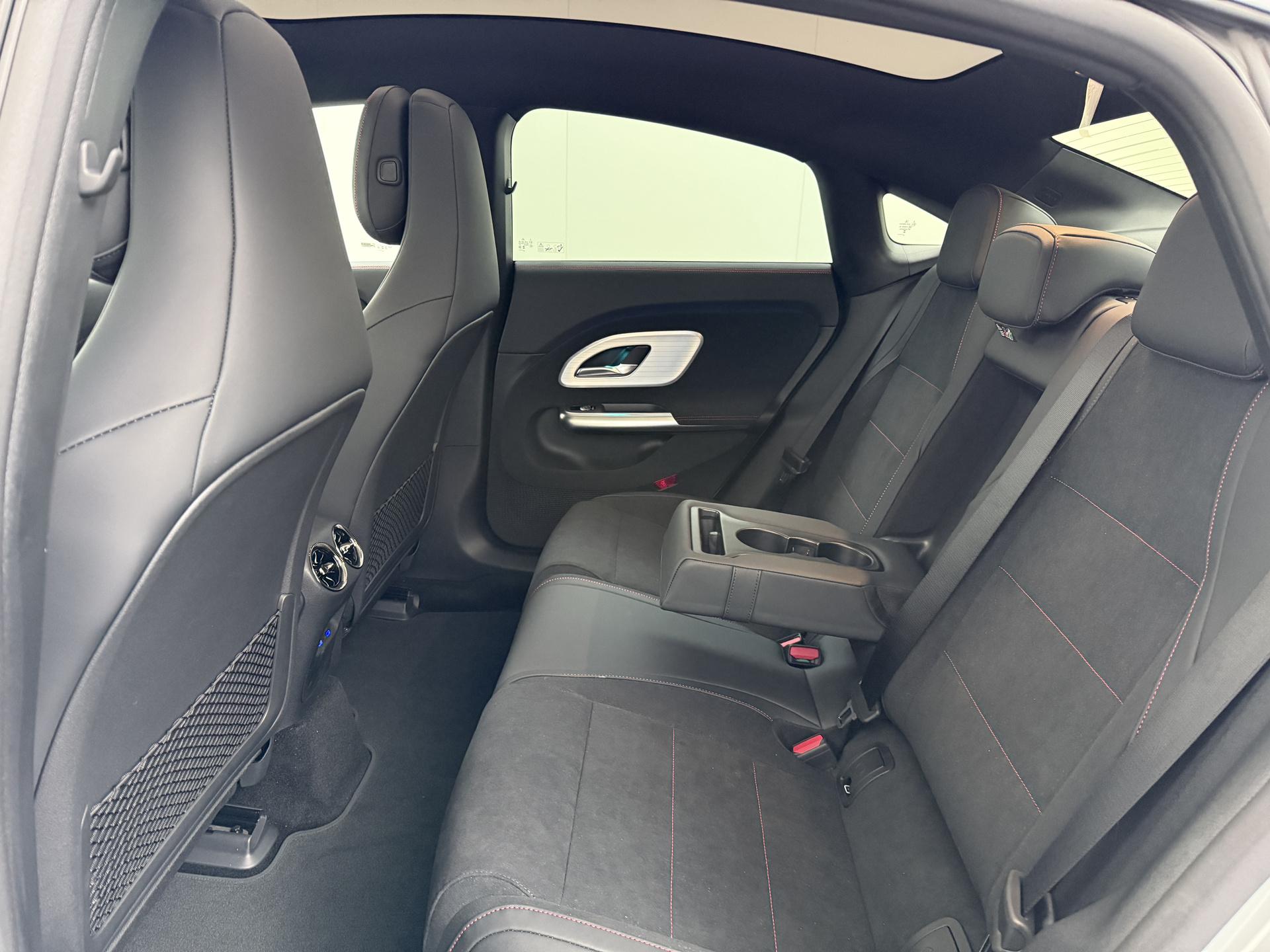 Mercedes-Benz CLA-Klasse 250+ Launch Edition 85 kWh Accu 21