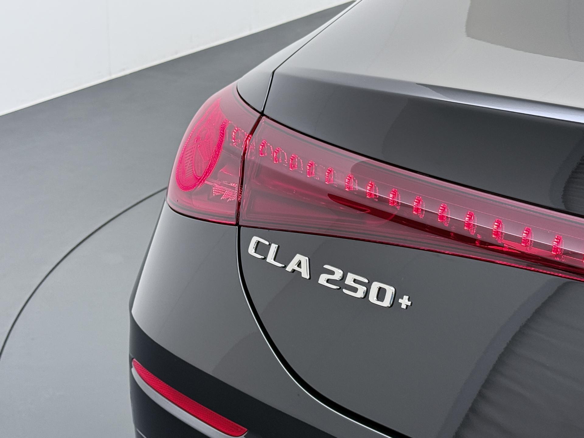 Mercedes-Benz CLA-Klasse 250+ Launch Edition 85 kWh Accu 11