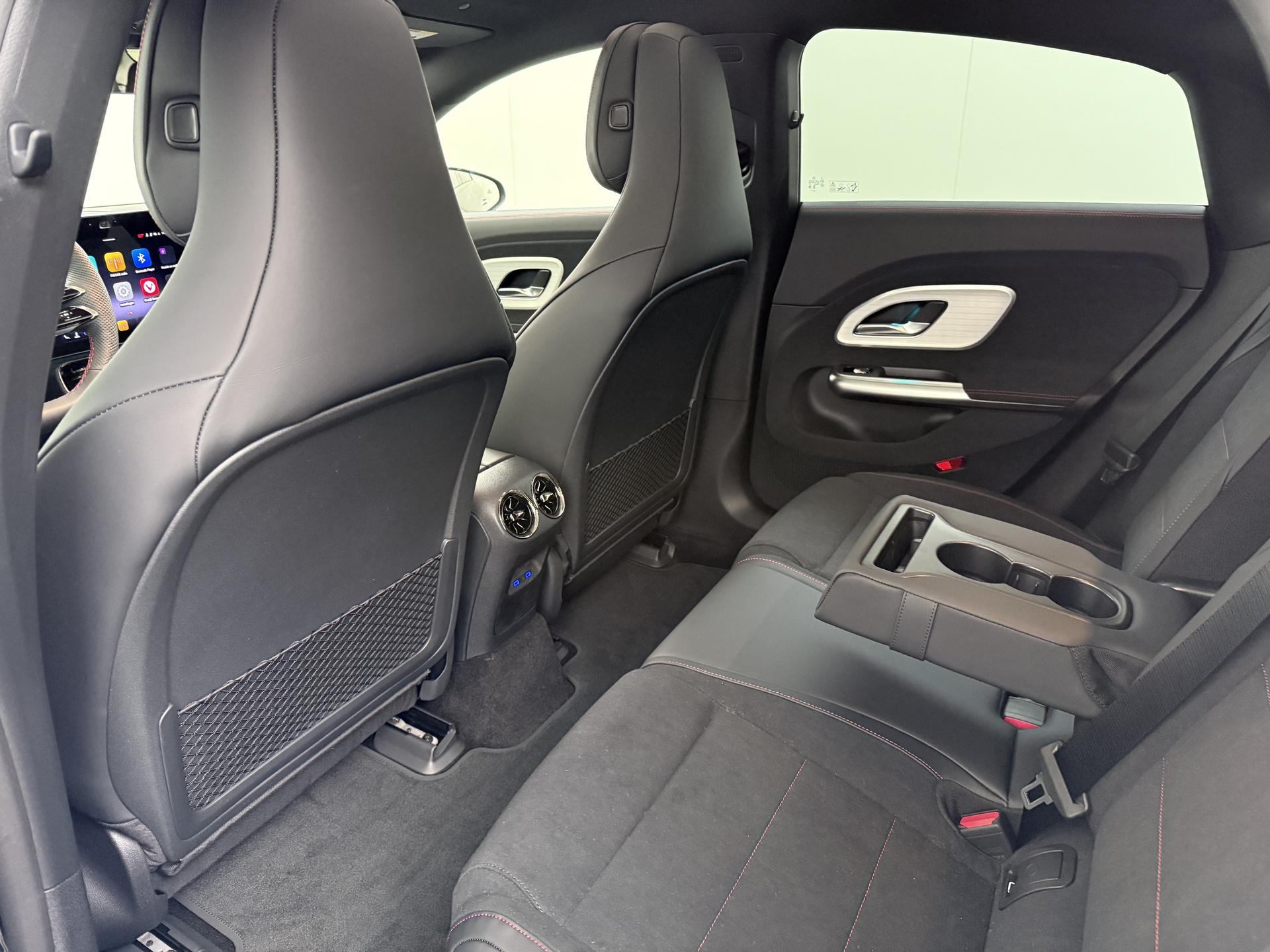 Mercedes-Benz CLA-Klasse 250+ Launch Edition 85 kWh Accu 23