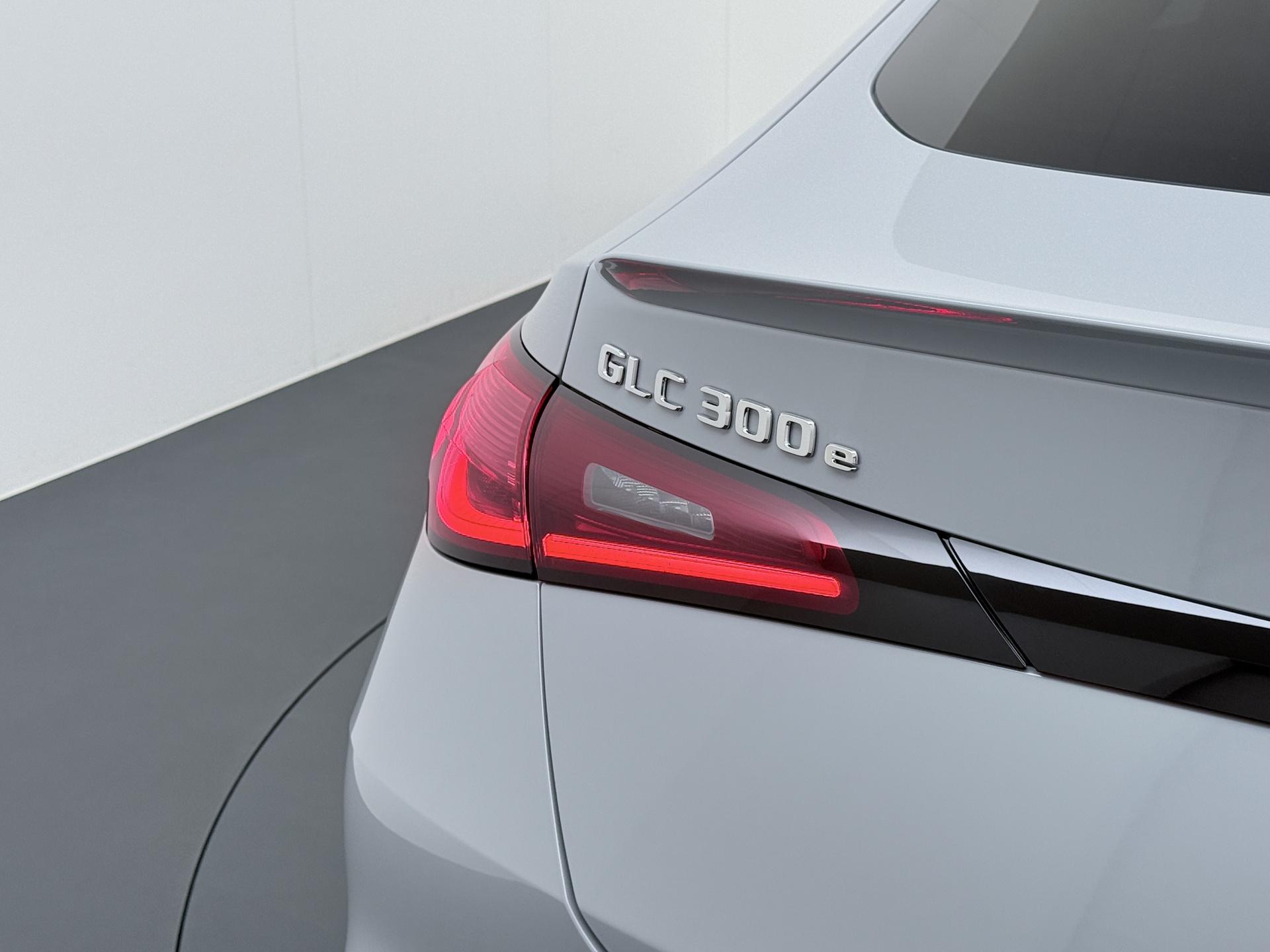 Mercedes-Benz GLC Coupé 300e 4MATIC Sport Edition 11