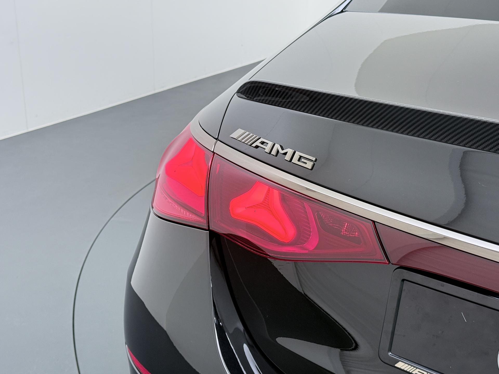 Mercedes-Benz E-Klasse AMG 53 4MATIC+ Night Edition 11