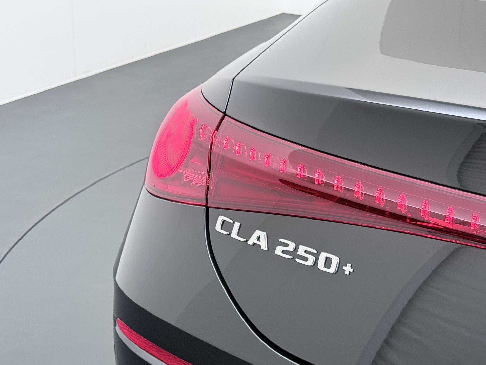 Mercedes-Benz CLA-Klasse 250+ Launch Edition 85 kWh Accu 11