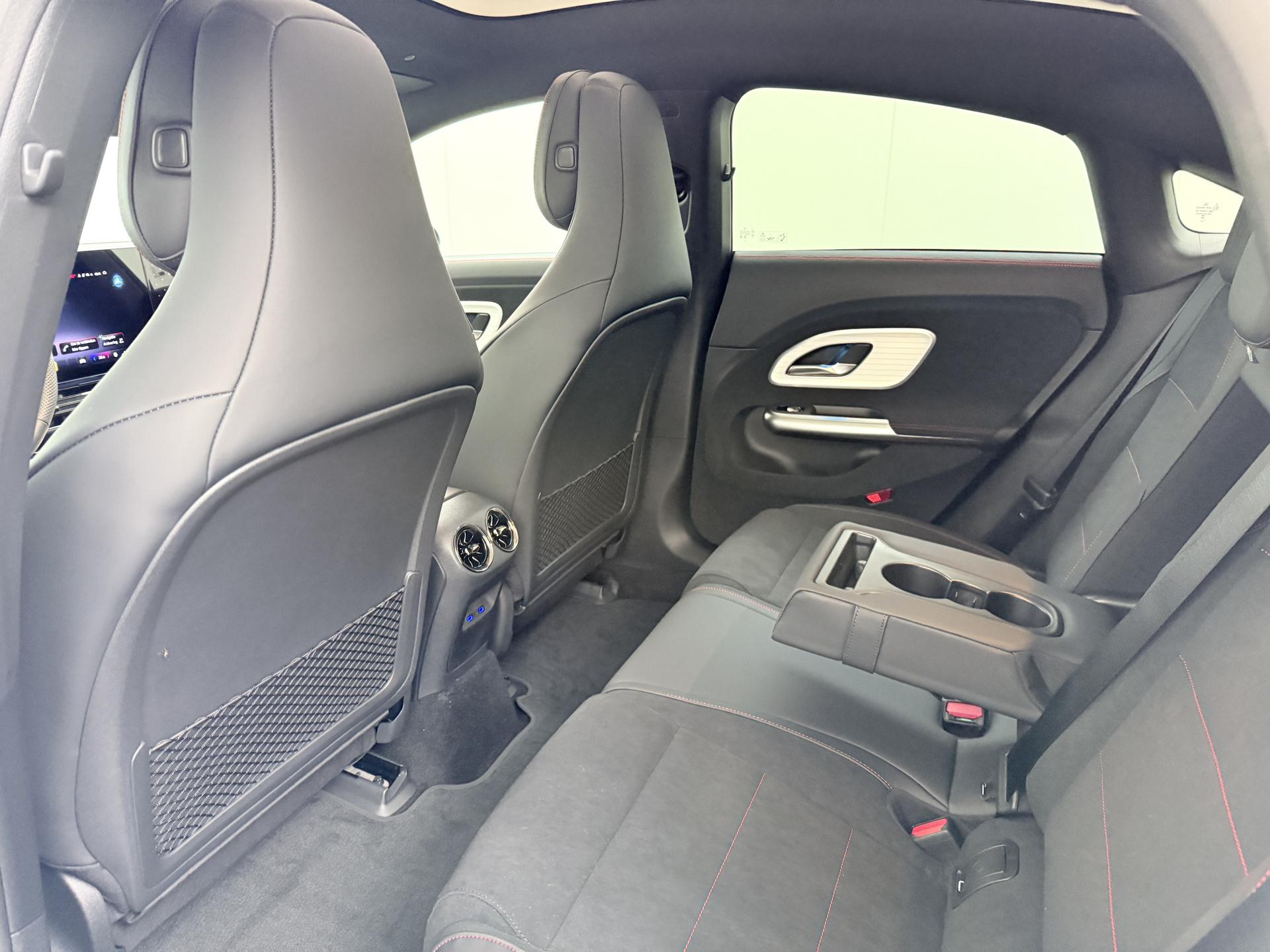 Mercedes-Benz CLA-Klasse 250+ Launch Edition 85 kWh Accu 21