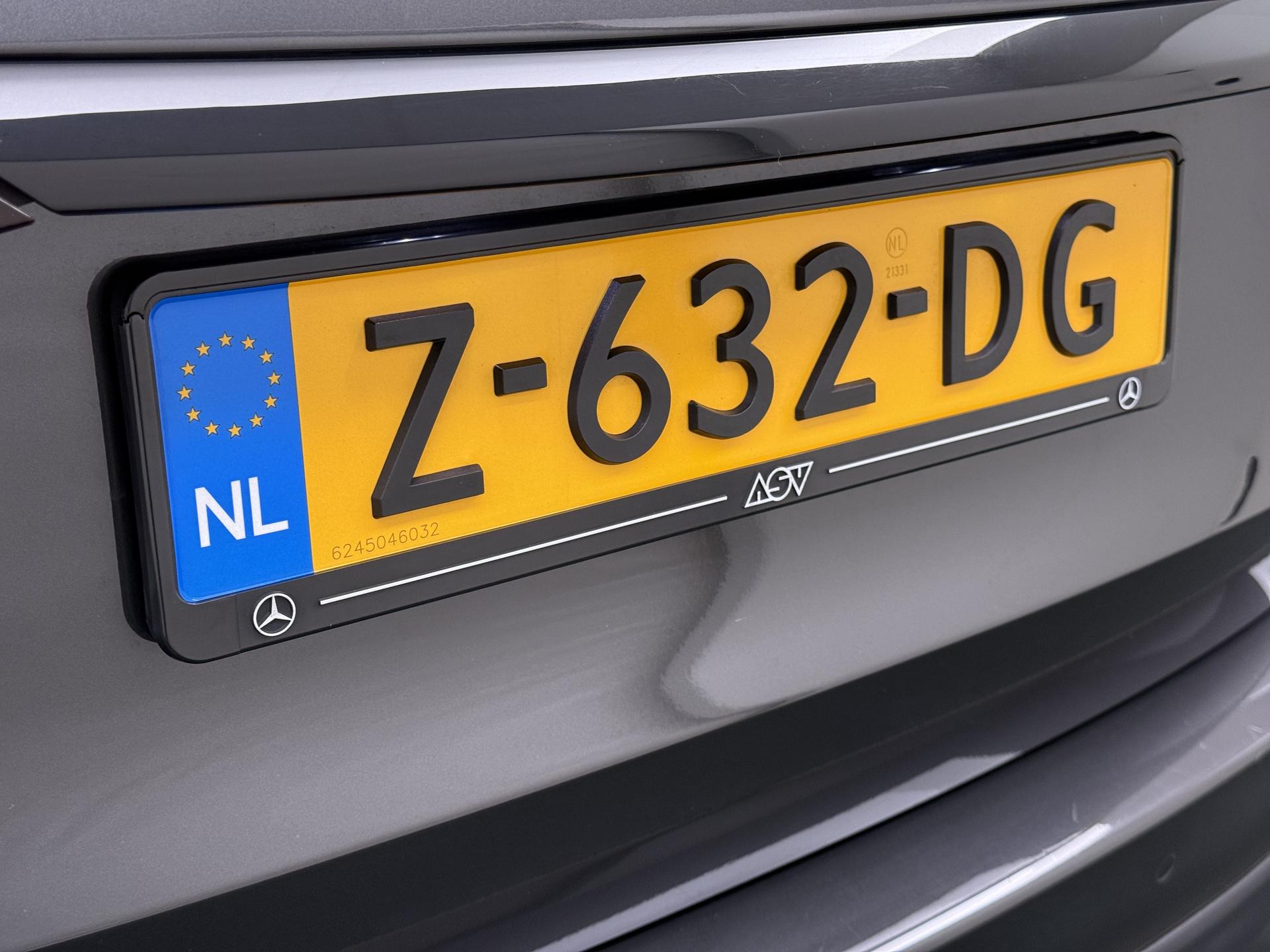 Mercedes-Benz GLC 400e 4MATIC AMG Line 12