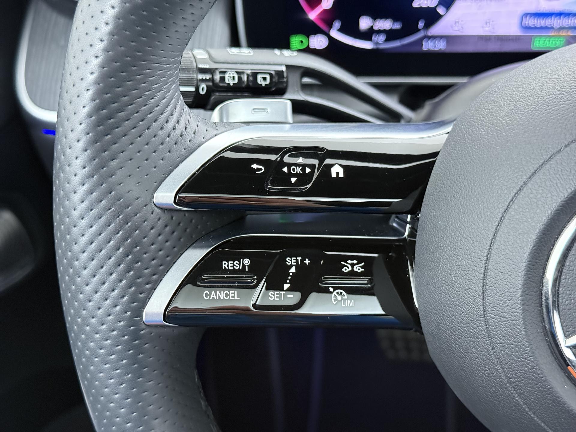 Mercedes-Benz GLC 400e 4MATIC AMG Line 34