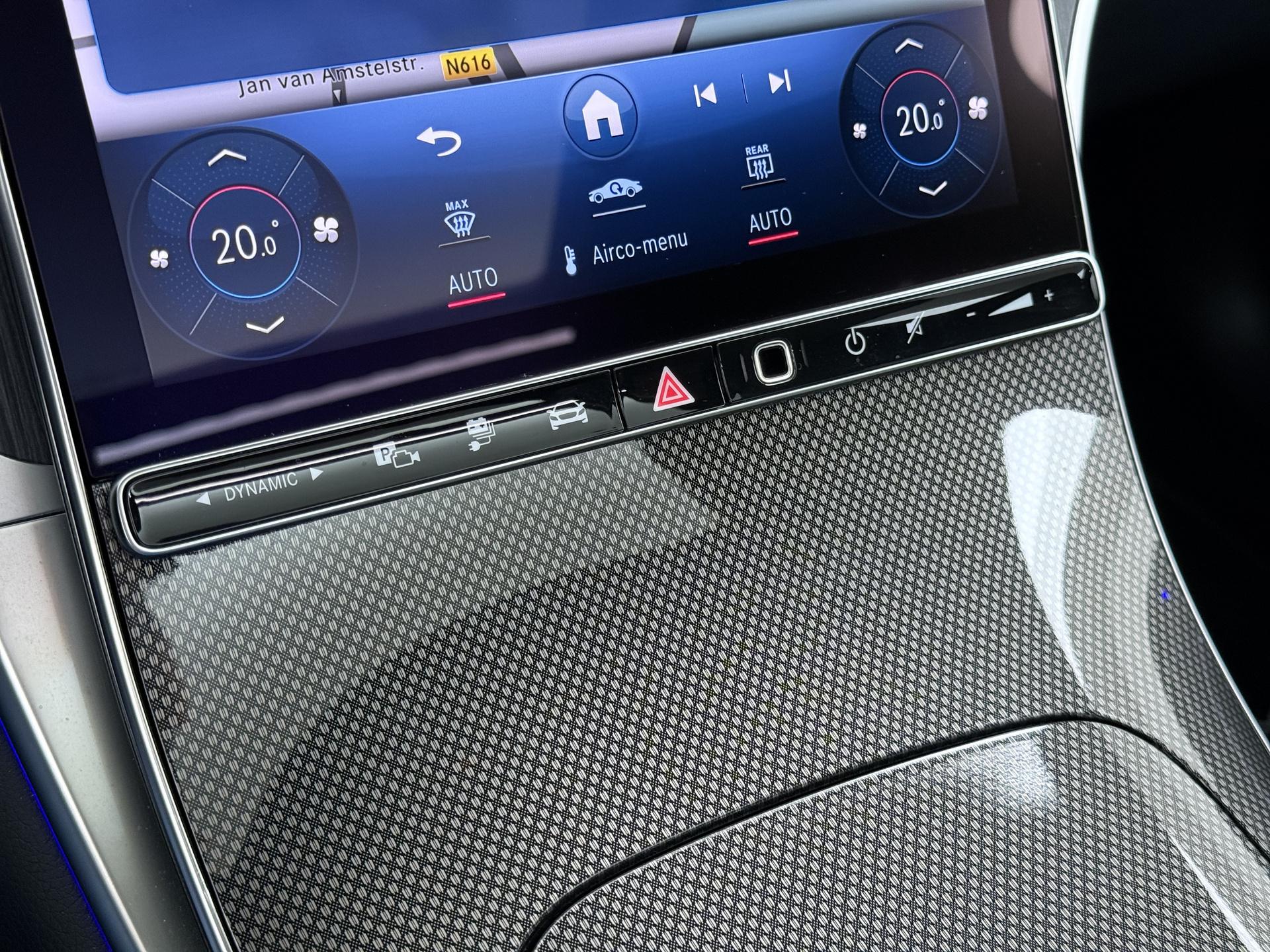 Mercedes-Benz GLC 400e 4MATIC AMG Line 48