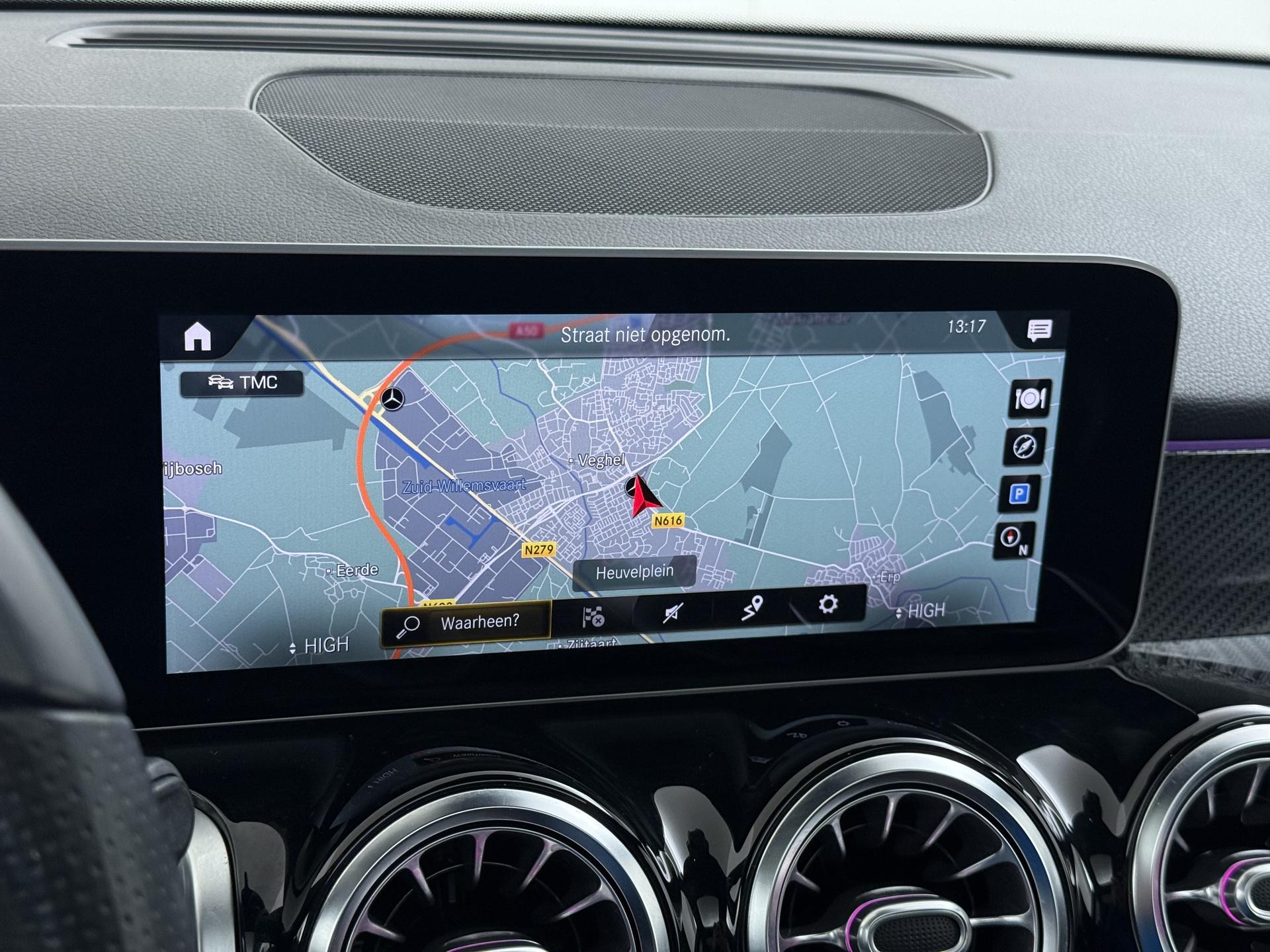 Mercedes-Benz GLB 200 AMG Business Solution 42