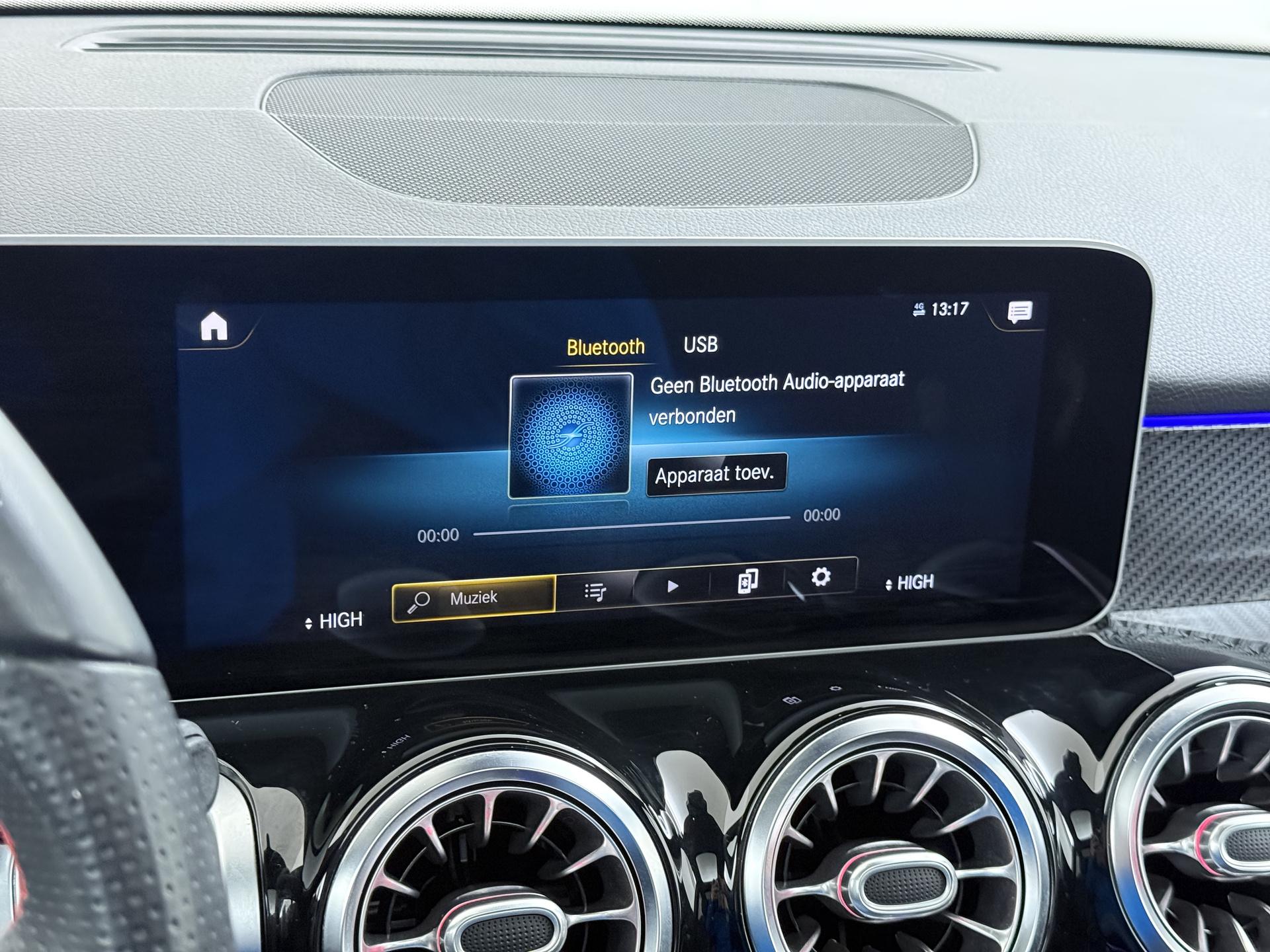 Mercedes-Benz GLB 200 AMG Business Solution 44