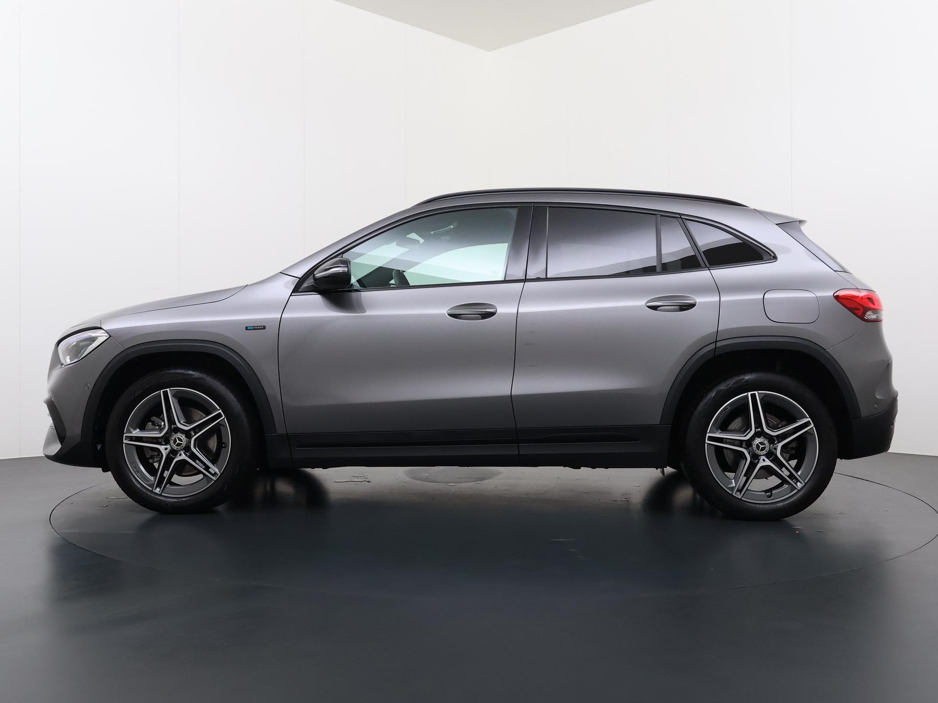 Mercedes-Benz GLA 250 e AMG Line 1