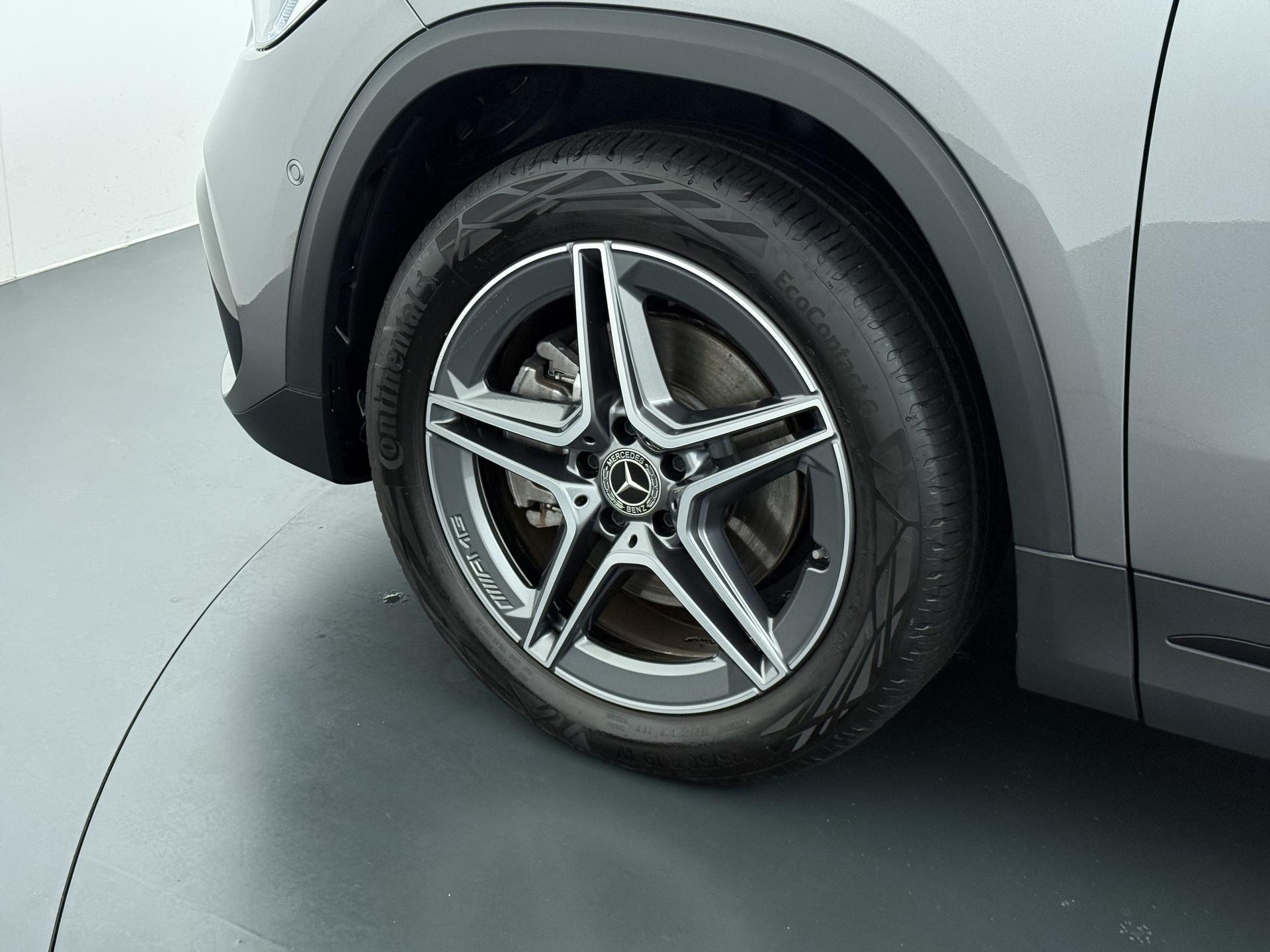 Mercedes-Benz GLA 250 e AMG Line 17