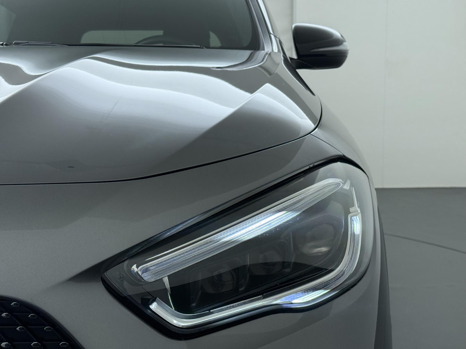 Mercedes-Benz GLA 250 e AMG Line 18