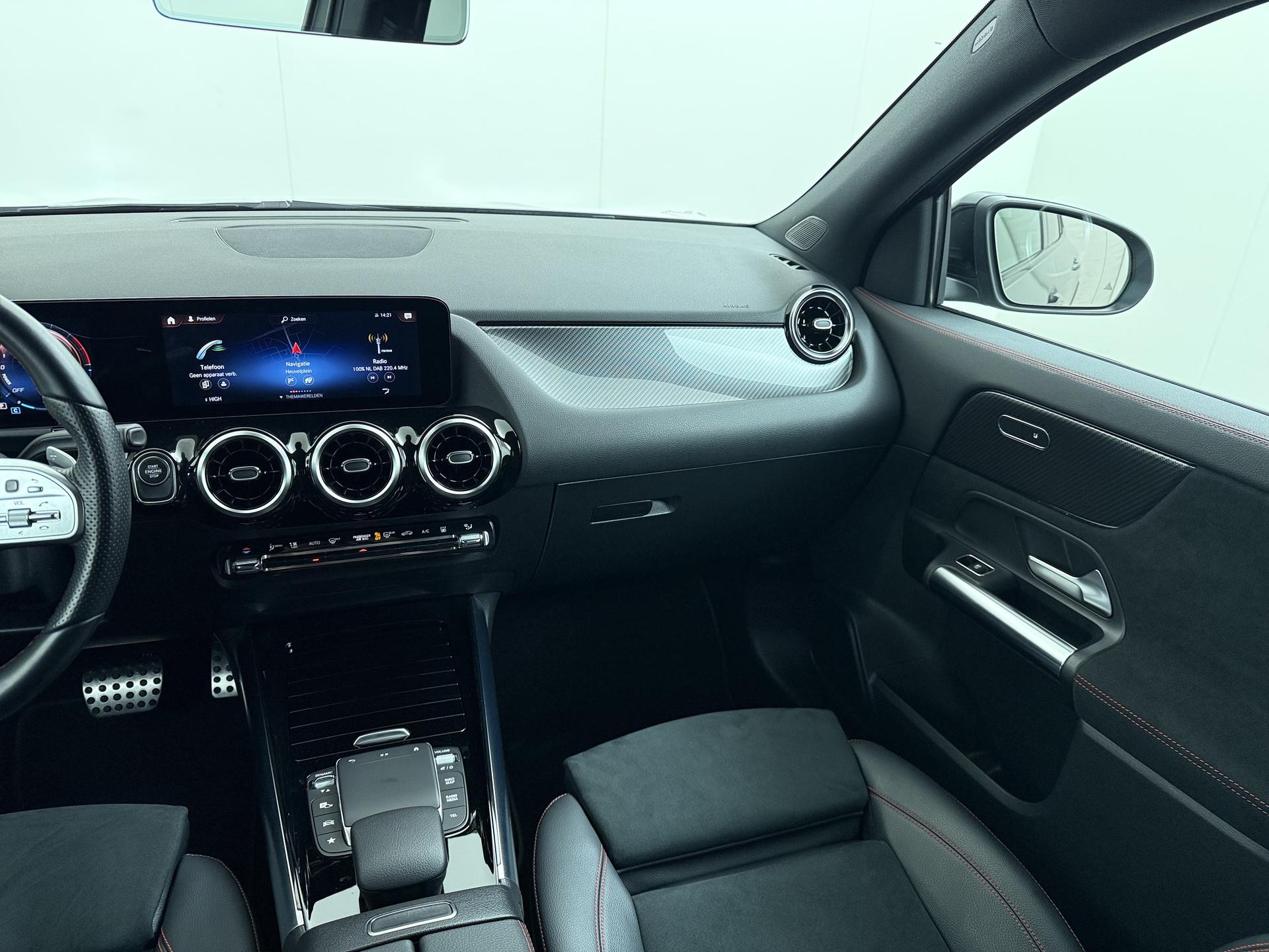 Mercedes-Benz GLA 250 e AMG Line 28