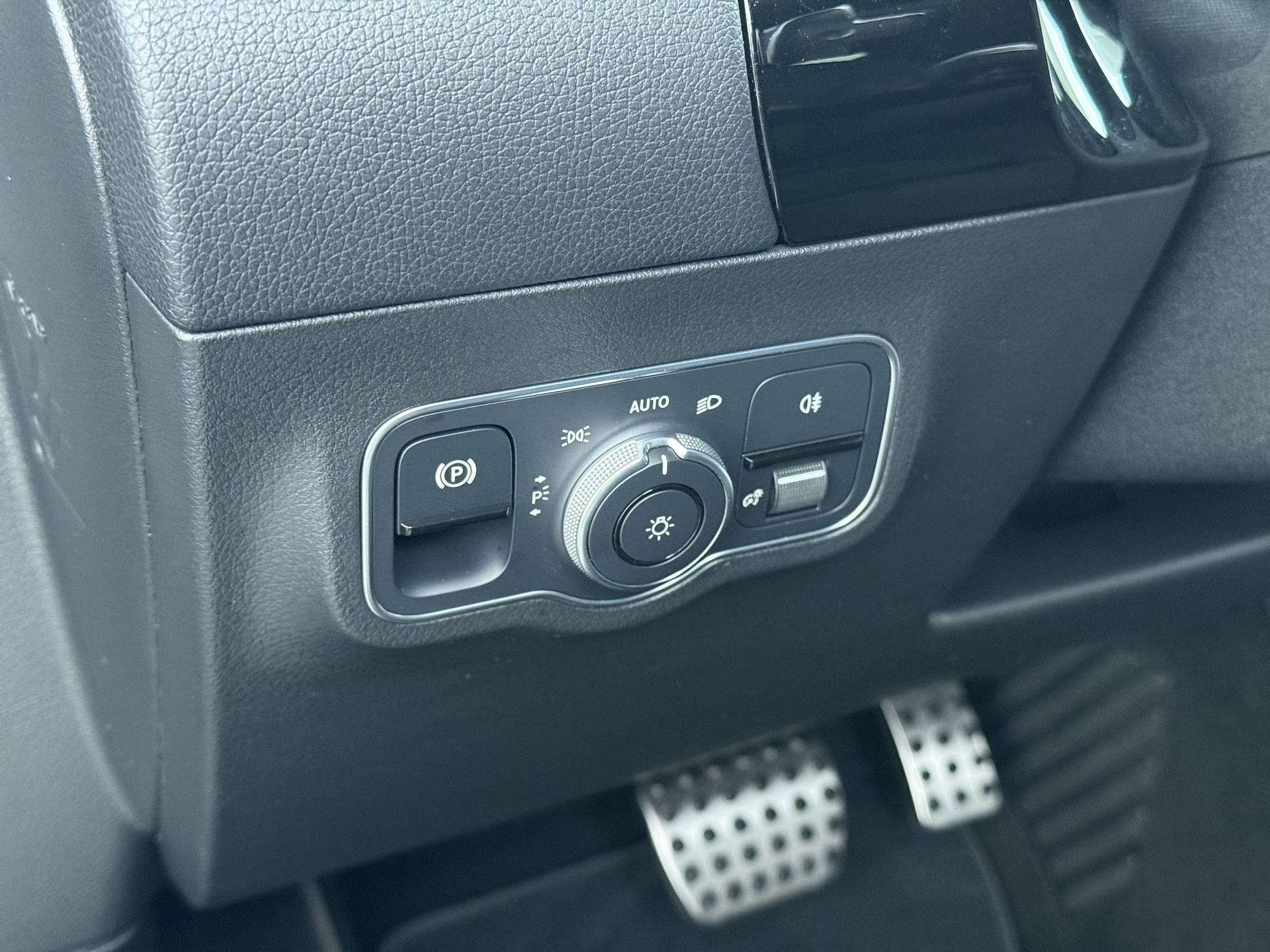 Mercedes-Benz GLA 250 e AMG Line 29