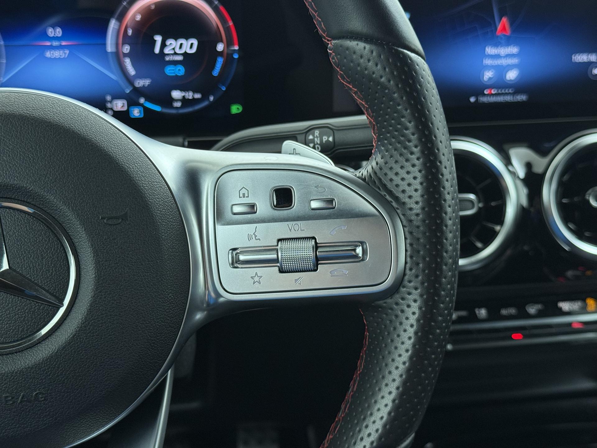 Mercedes-Benz GLA 250 e AMG Line 33